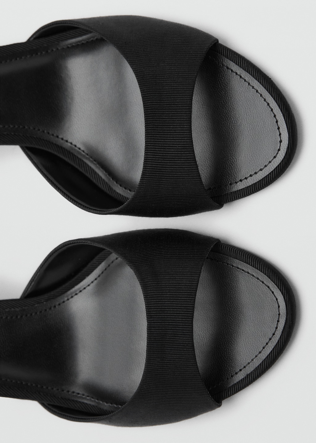 Kitten-heel sandals with strap