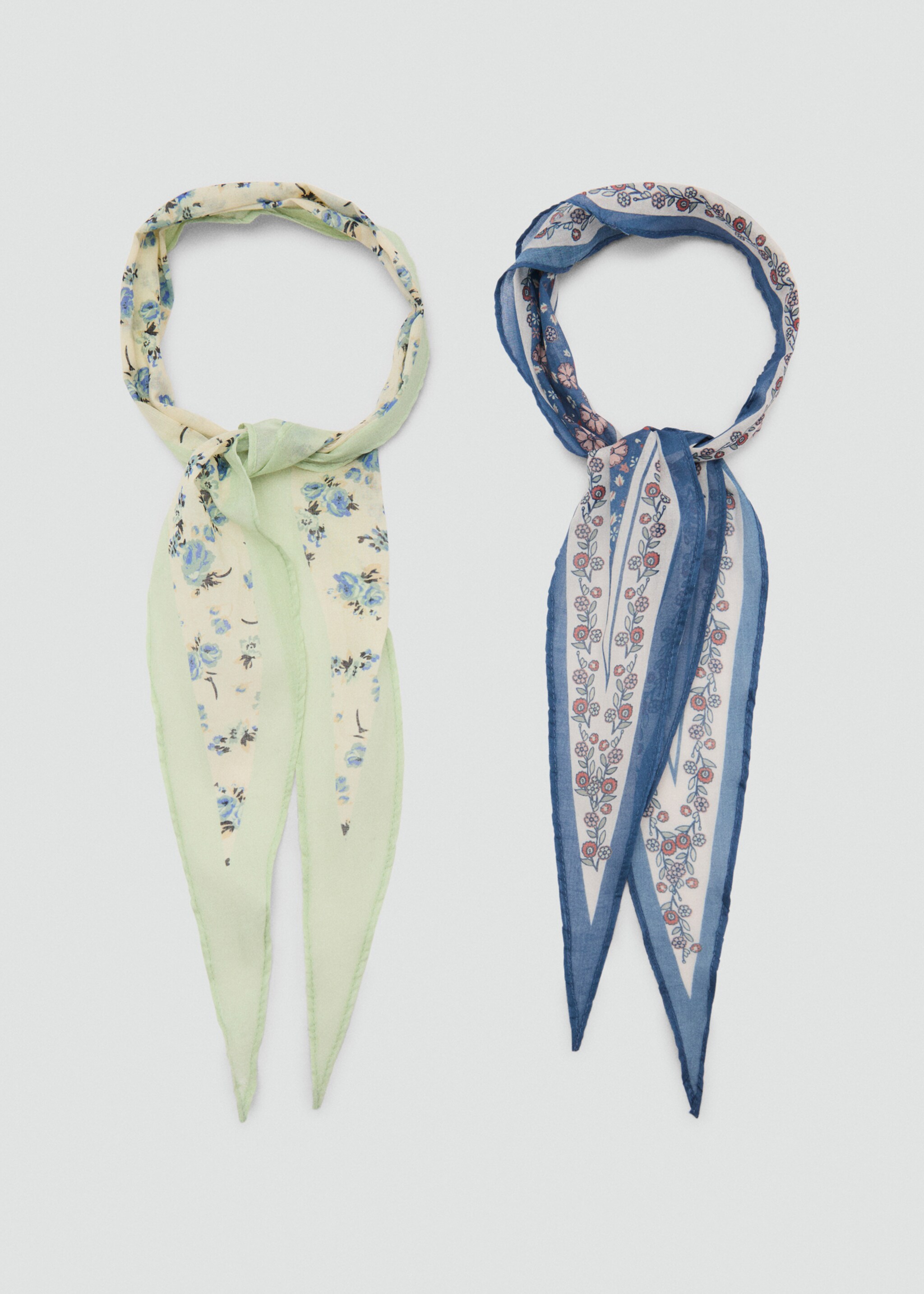 Set of 2 printed handkerchiefs - Details of the article 1