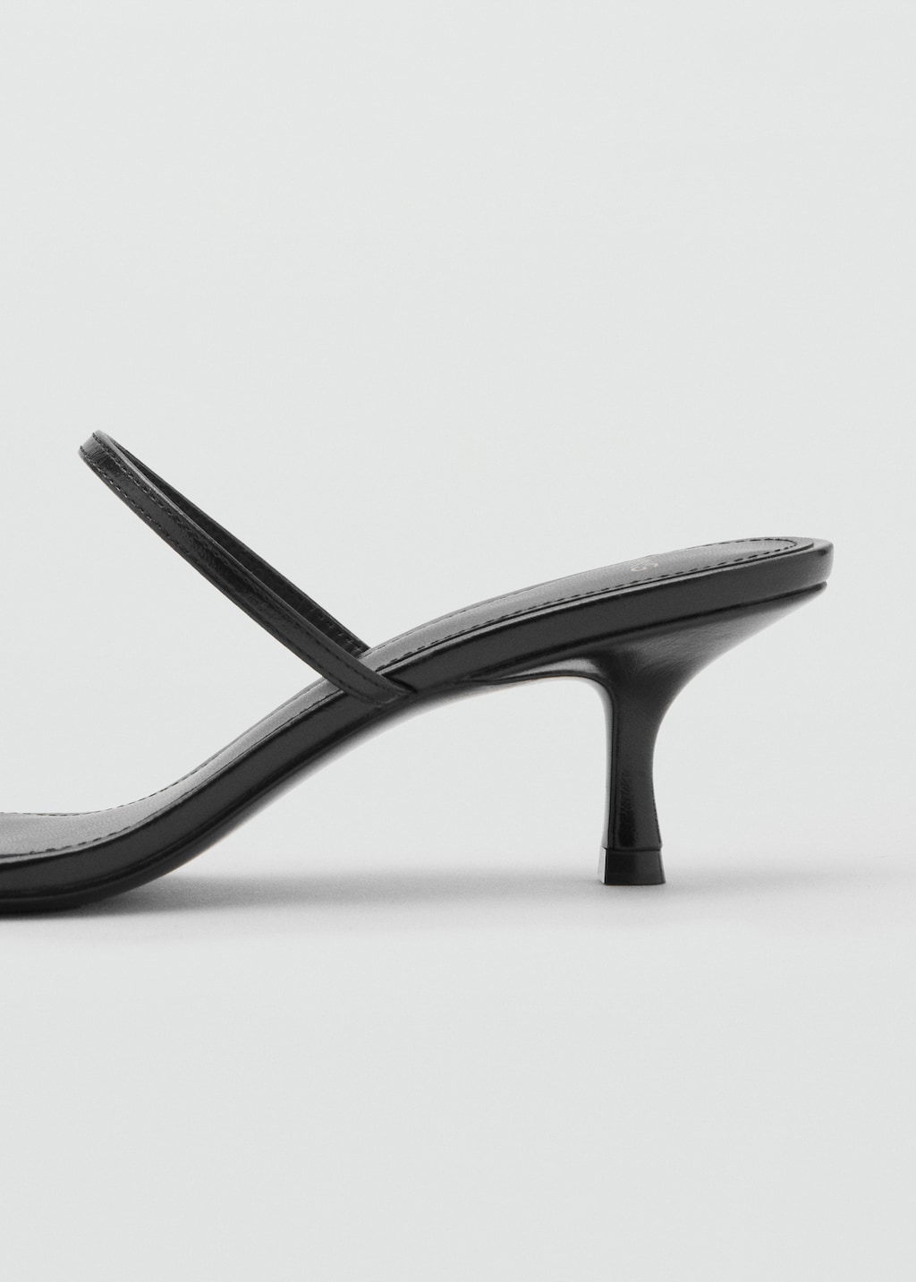 Heeled sandals with metallic detail