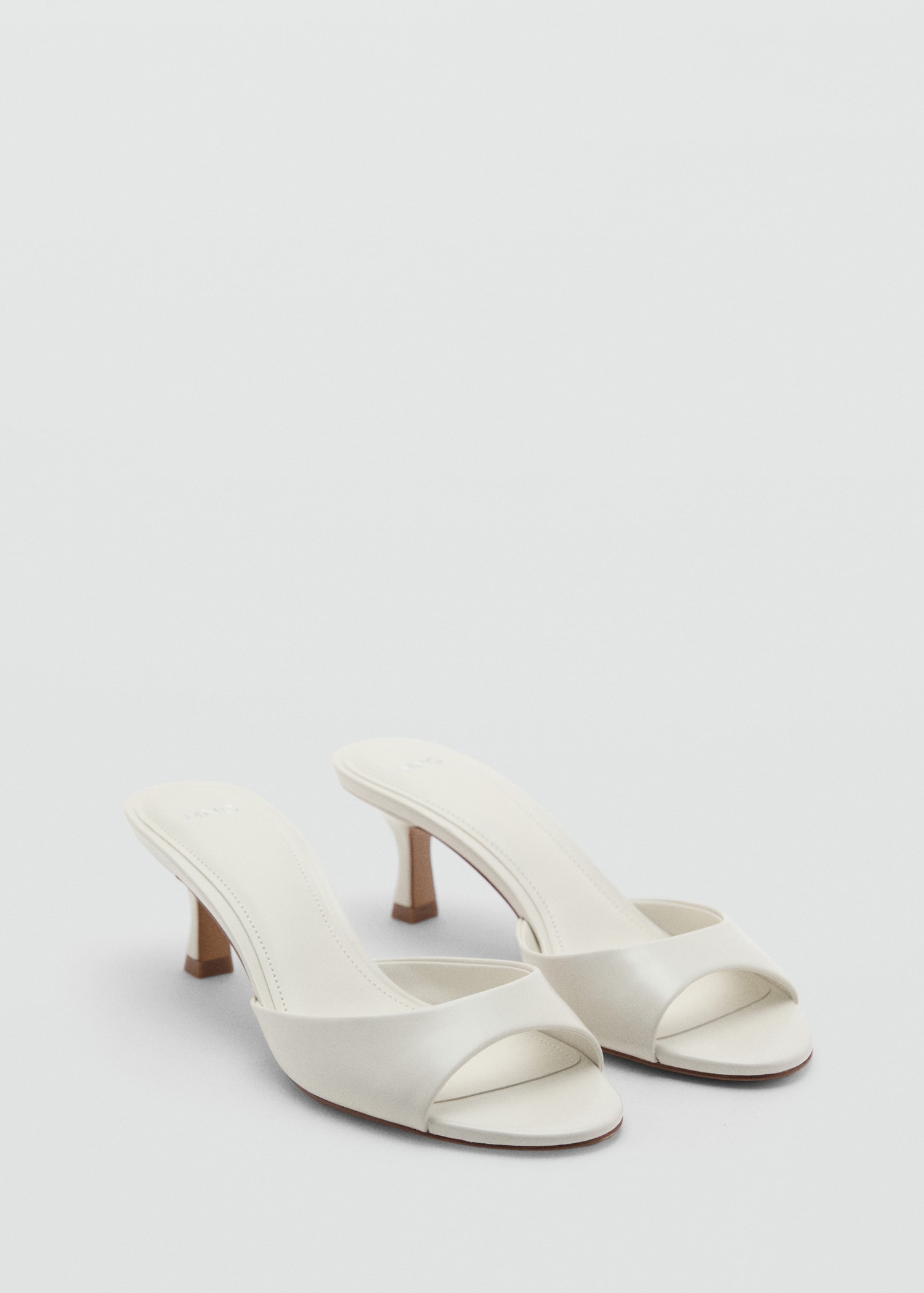 Kitten-heel sandals with strap - Medium plane