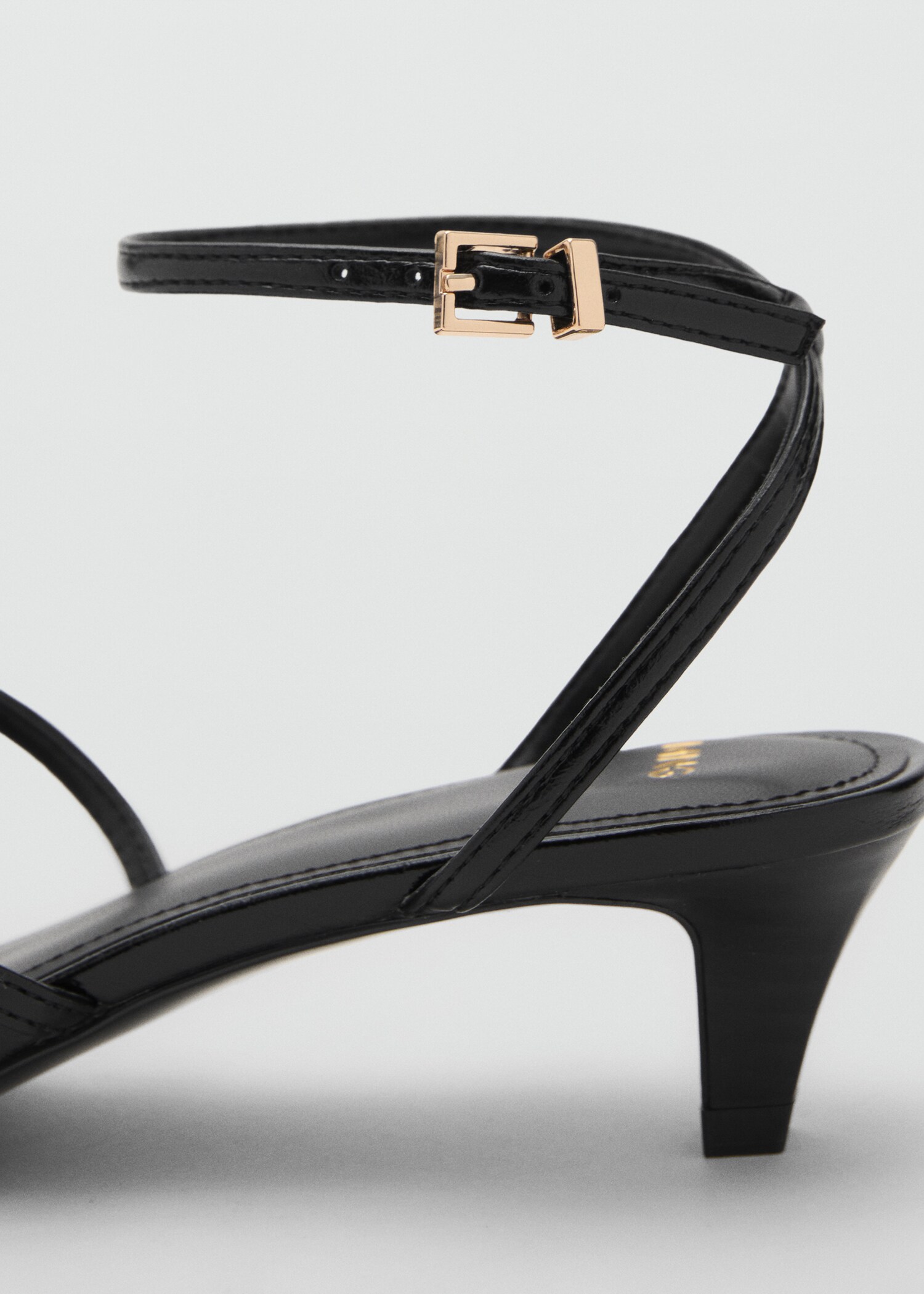 Kitten-heel sandals with buckle - Details of the article 1
