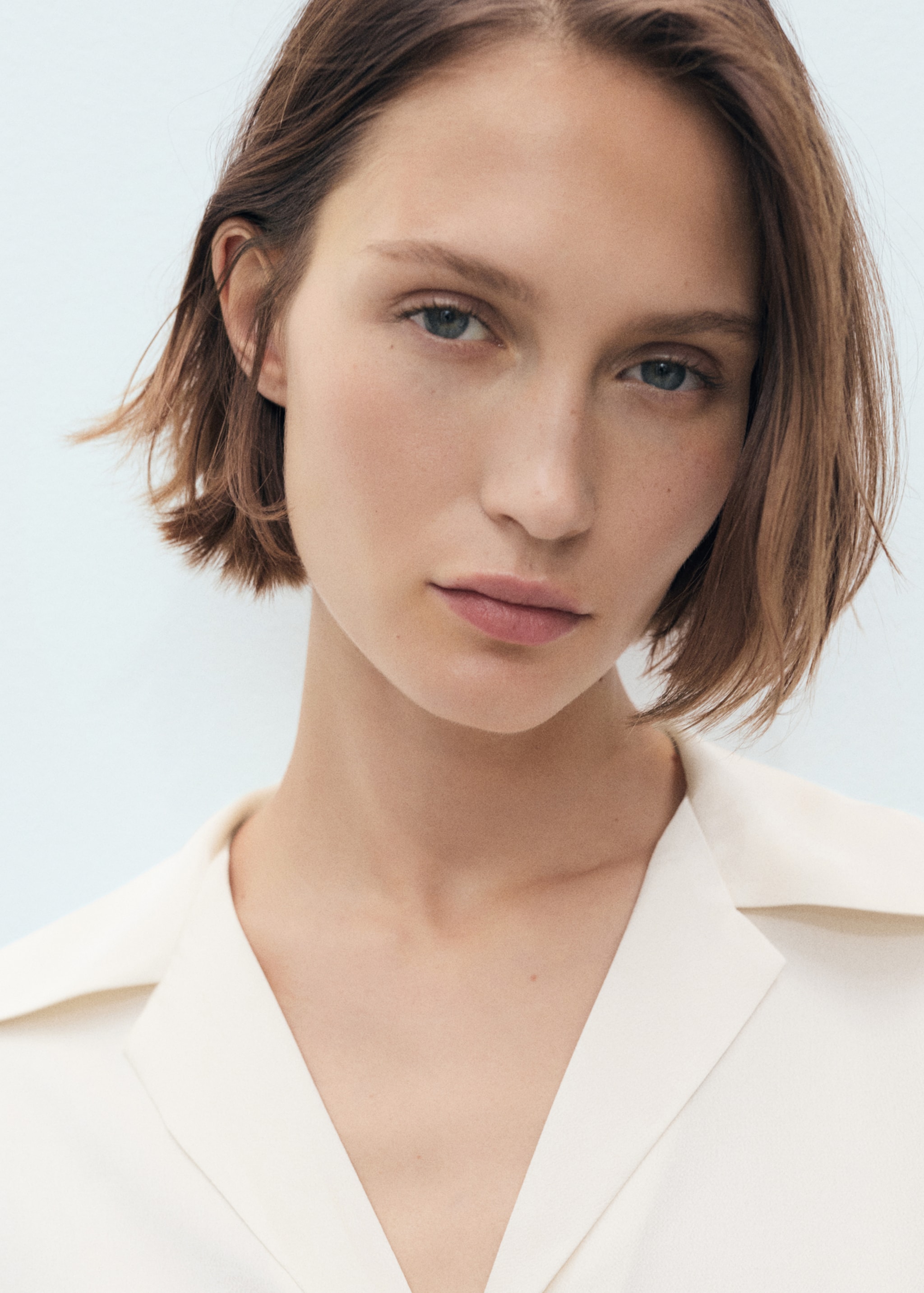 Short-sleeved satin shirt - Details of the article 1