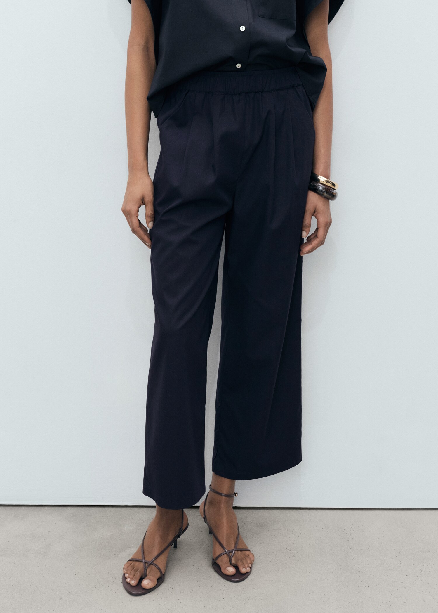 Pantalon droit 7/8 - Plan moyen