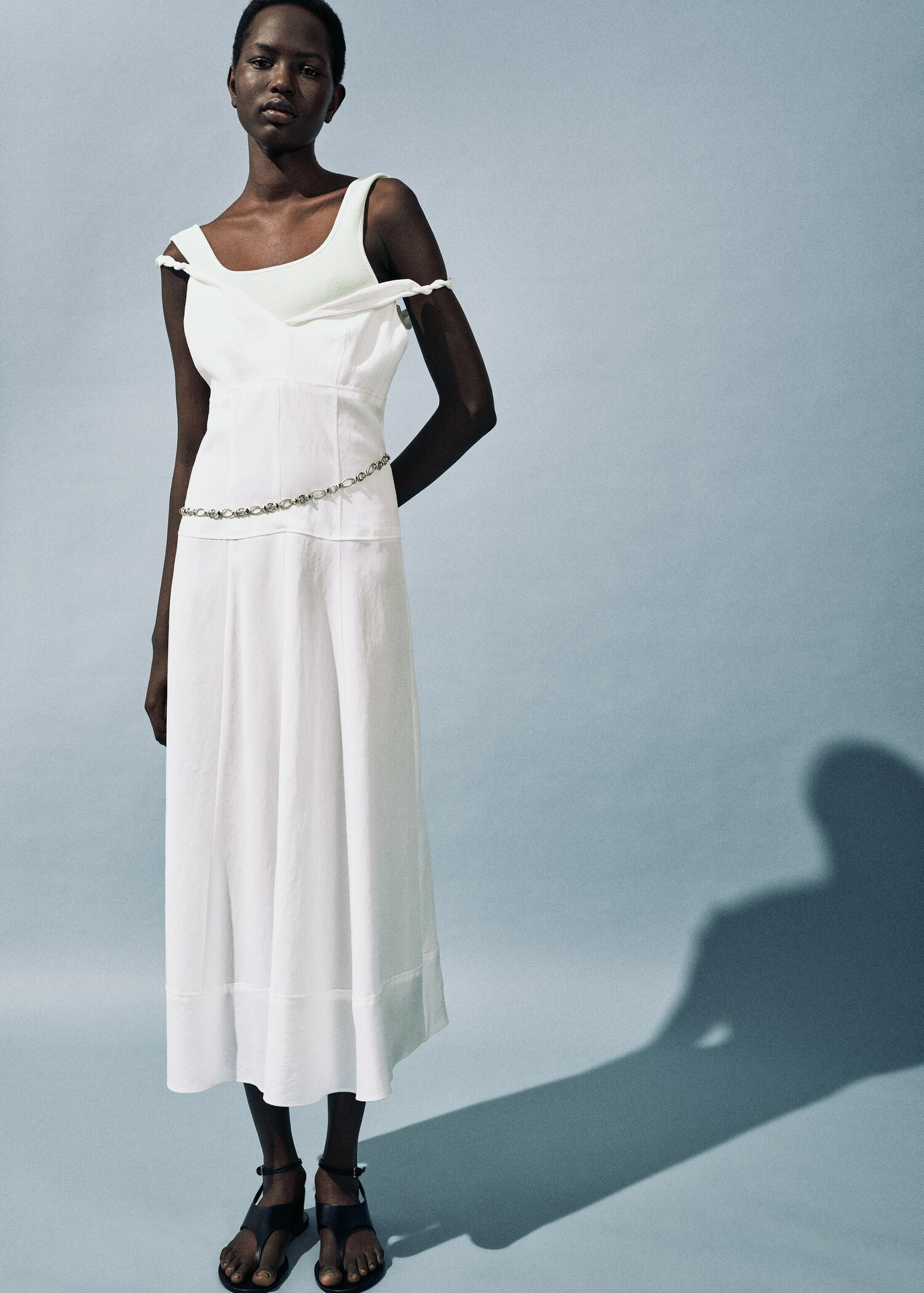 V-neckline long dress - Details of the article 6