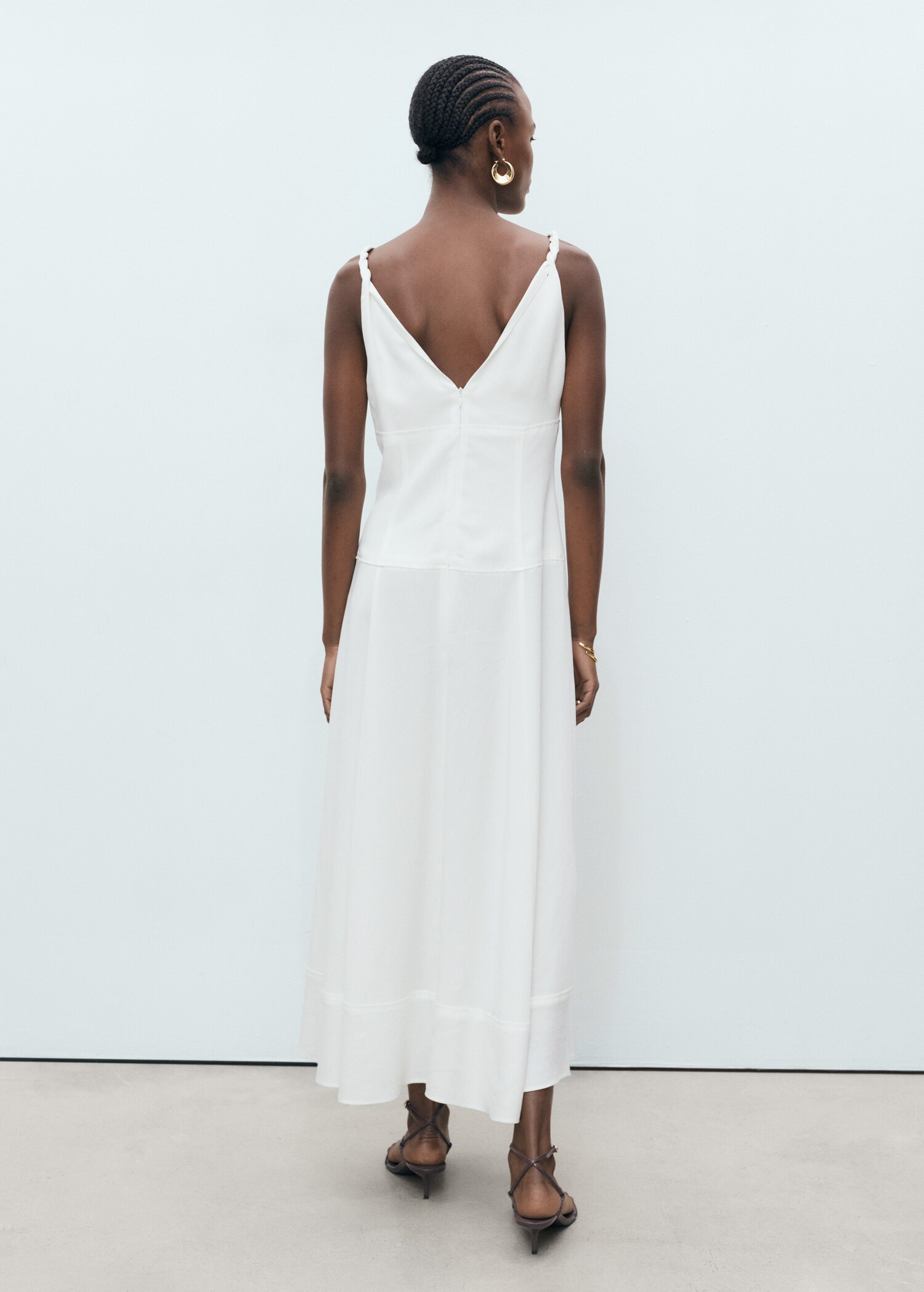 V-neckline long dress - Reverse of the article