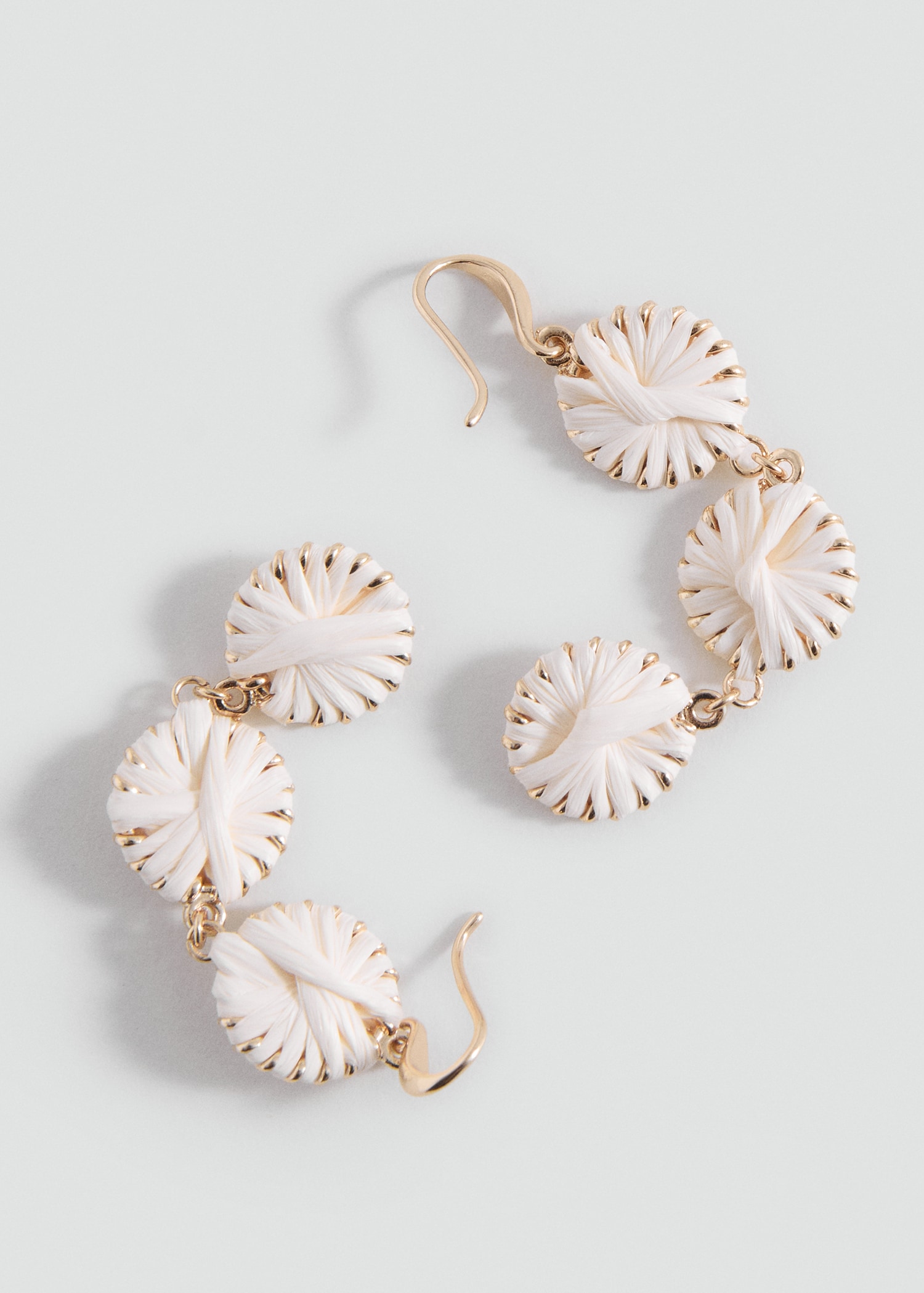 Boucles d’oreilles pendantes fibre naturelle - Plan moyen