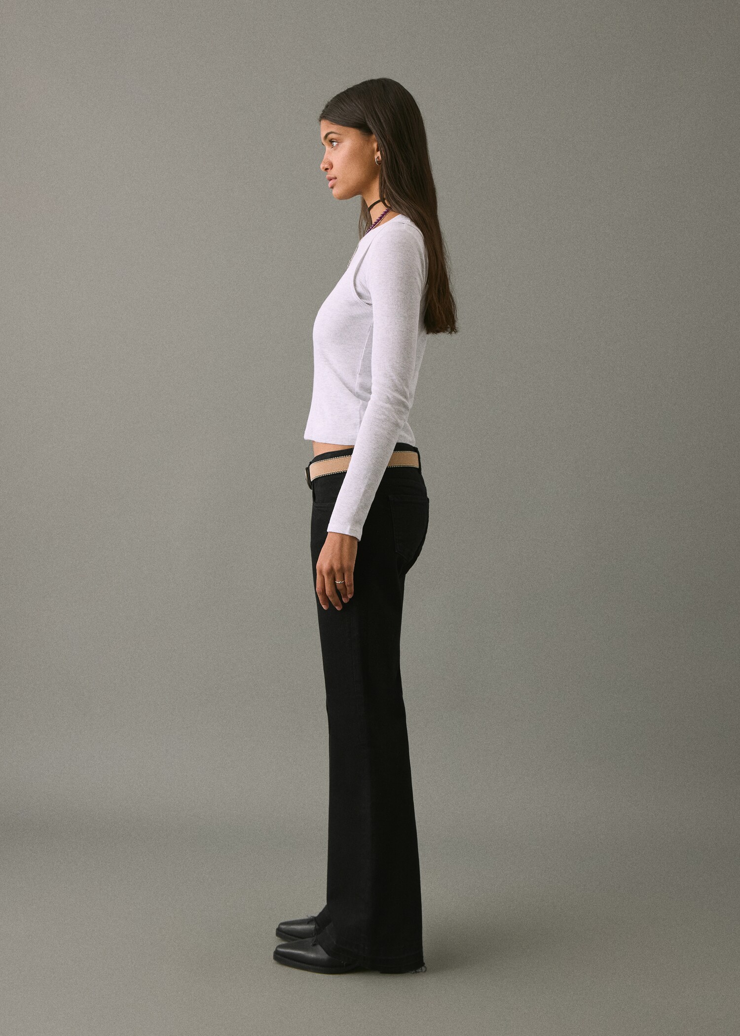 Low-waist flared jeans - Details of the article 2