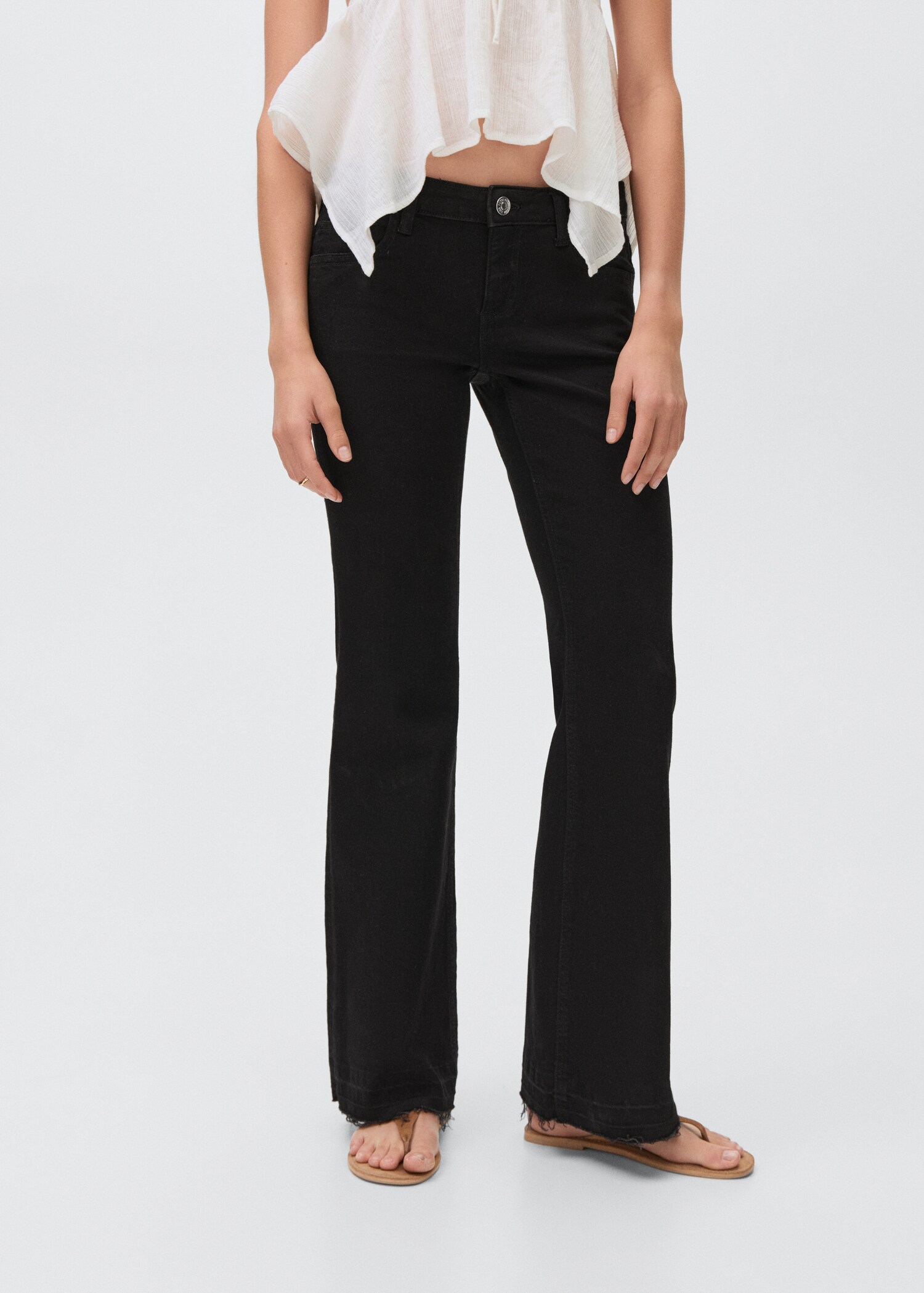 Low-waist flared jeans - Details of the article 6