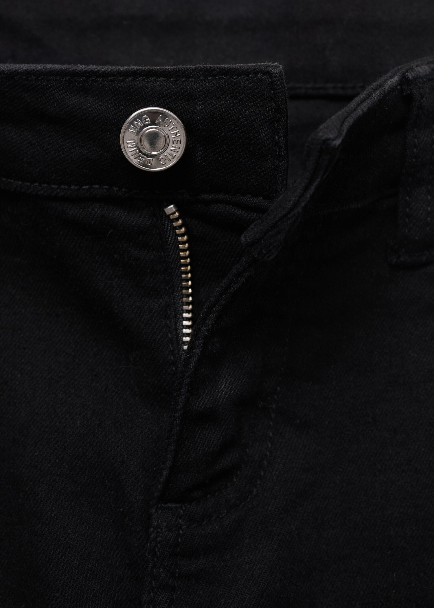 Low-waist flared jeans - Details of the article 8