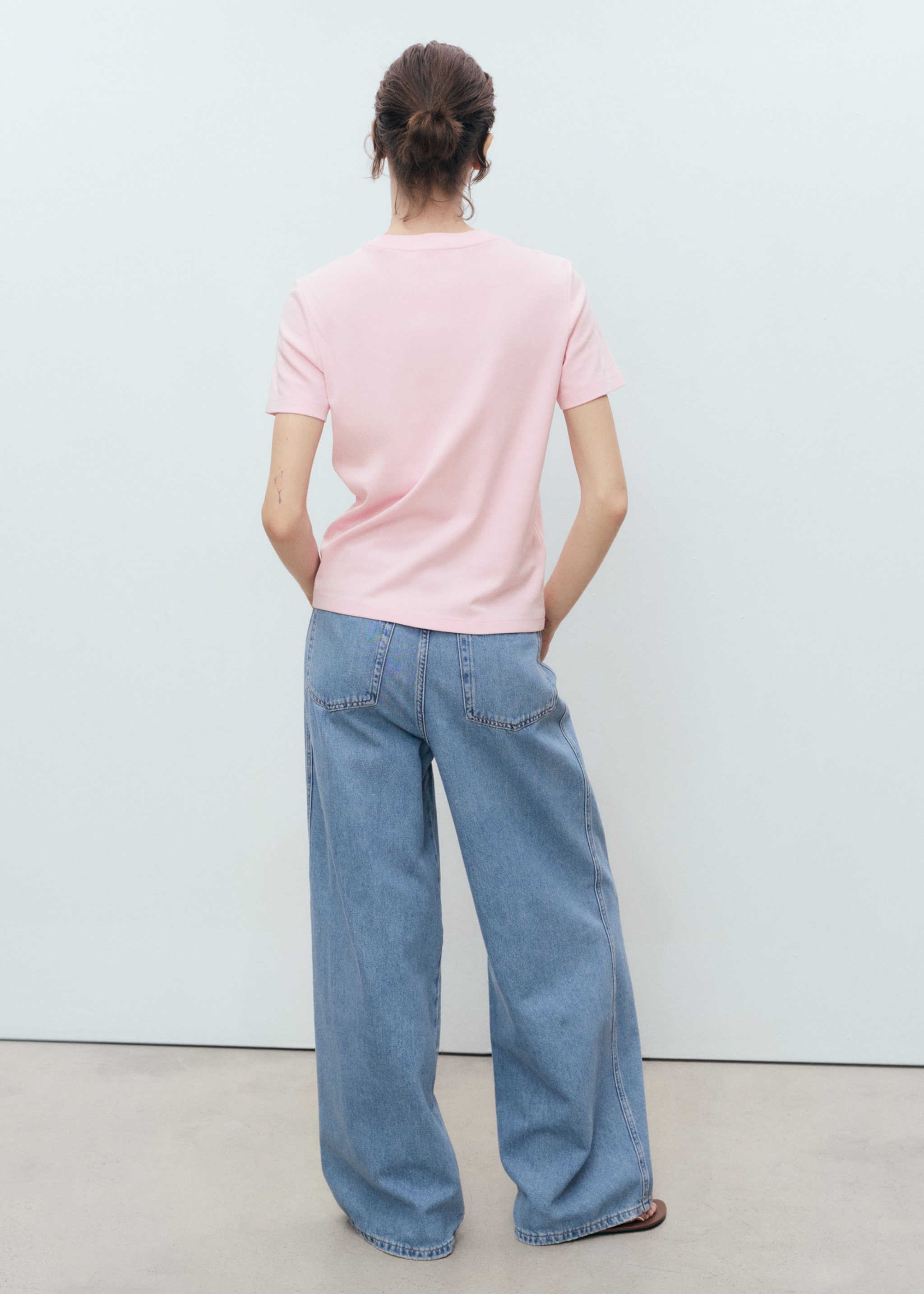 Cotton short-sleeved t-shirt - Reverse of the article