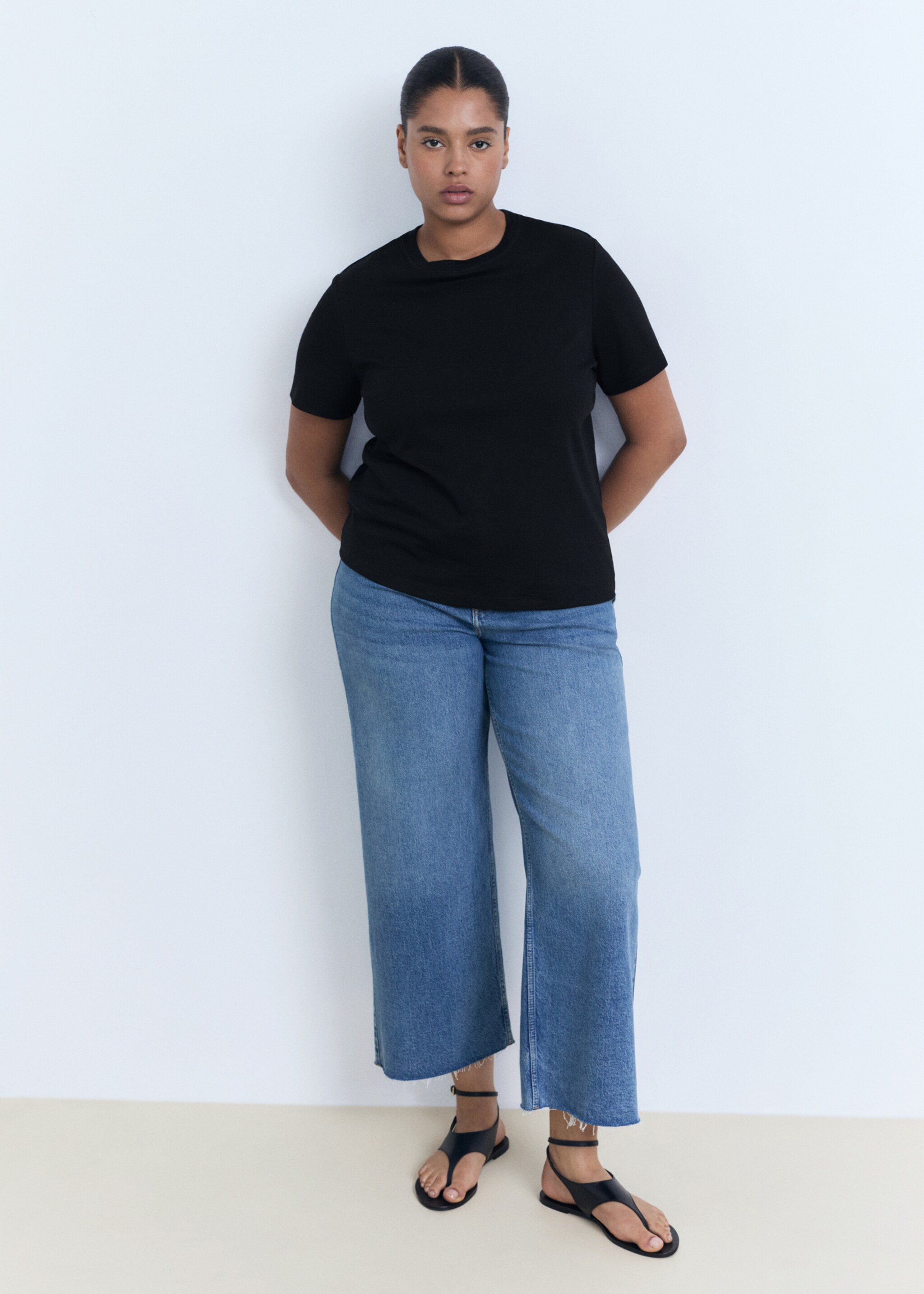 Cotton short-sleeved t-shirt - Details of the article 3
