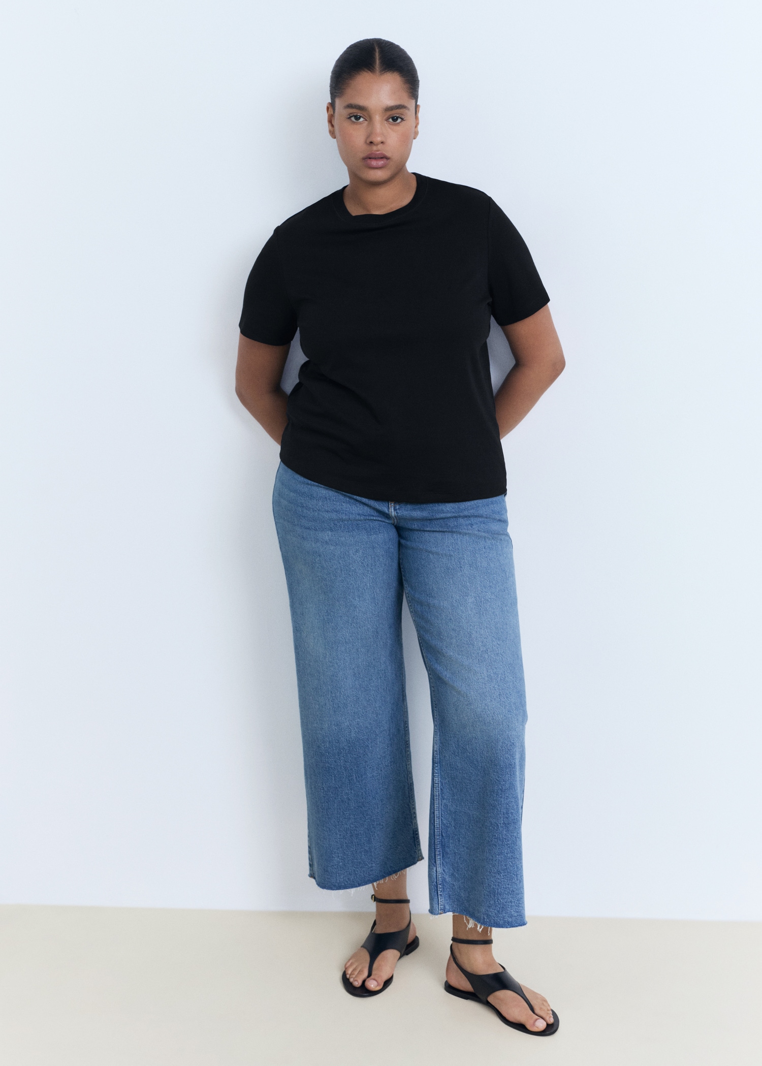 Cotton short-sleeved t-shirt - Details of the article 3