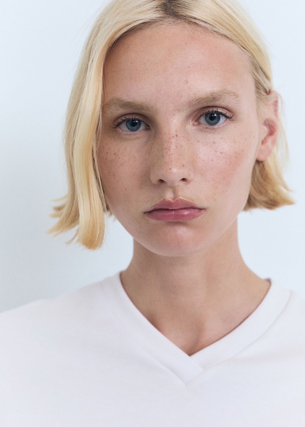 V-neck cotton T-shirt