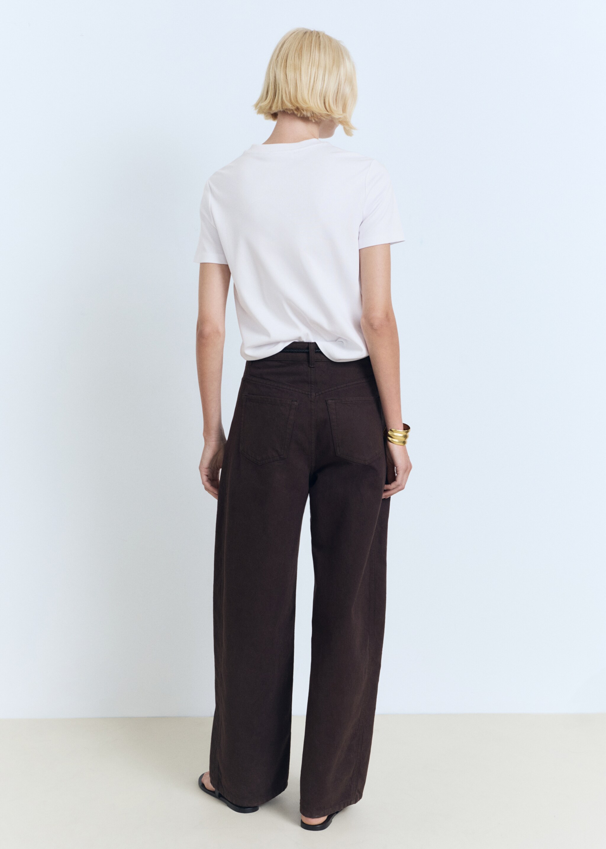 V-neck cotton T-shirt - Reverse of the article