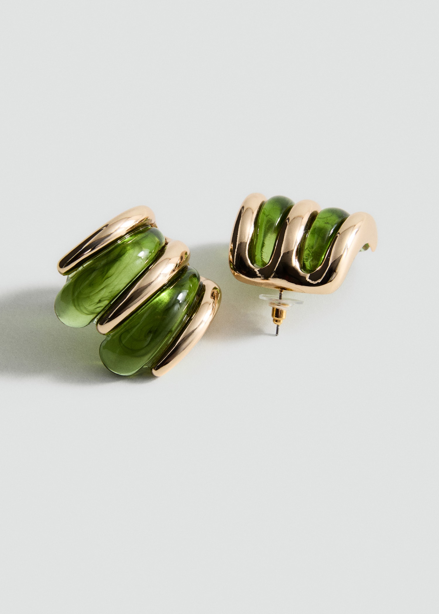 Boucles d'oreilles résine combinées - Plan moyen