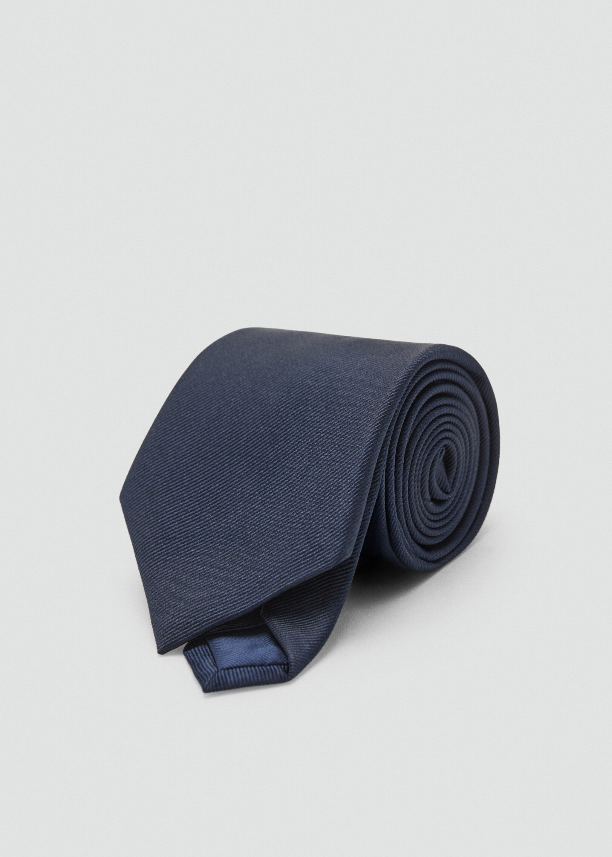 Cravate basic8 - Plan moyen