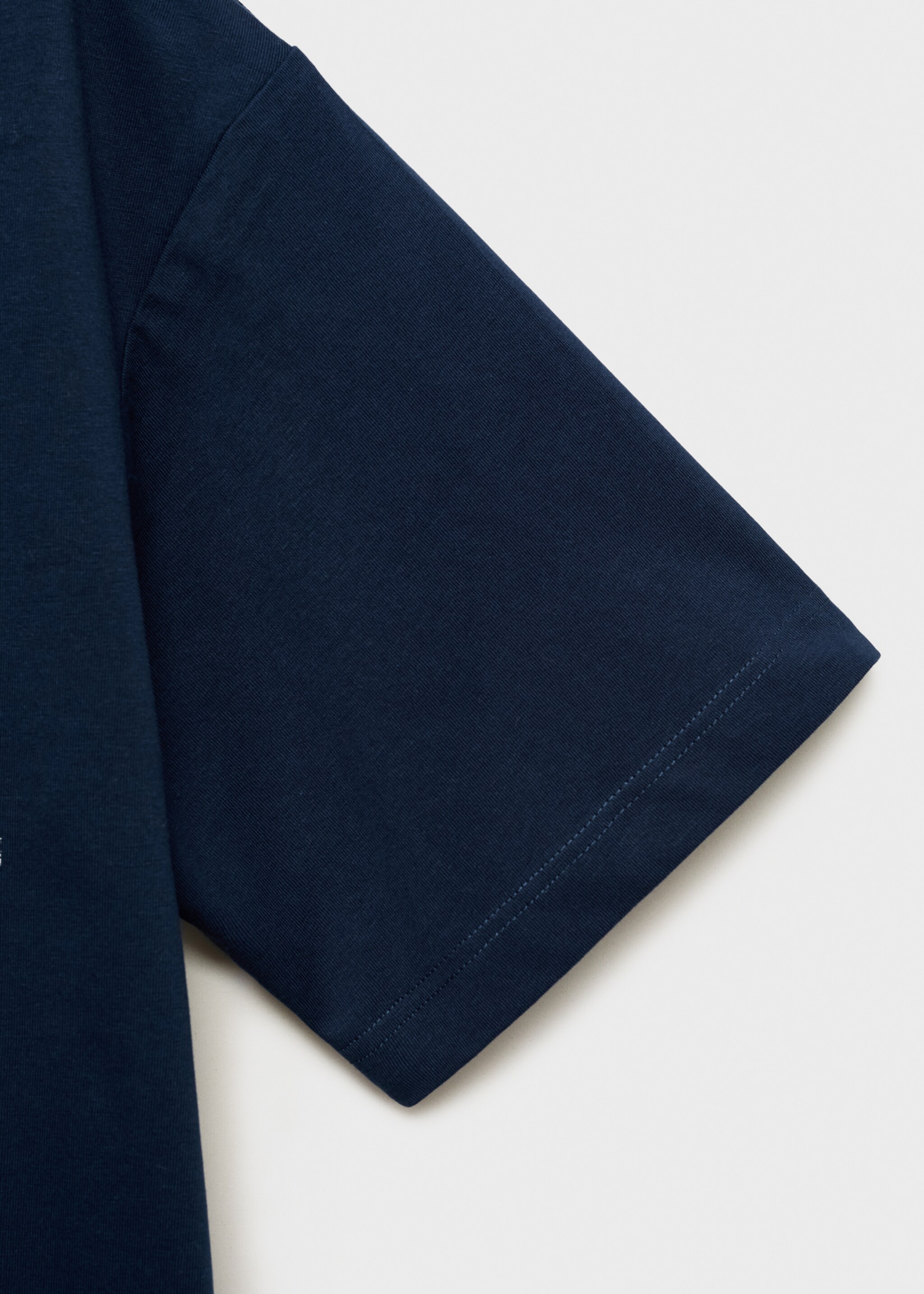 T-shirt met omgeslagen mouwen - Detail van het artikel 8
