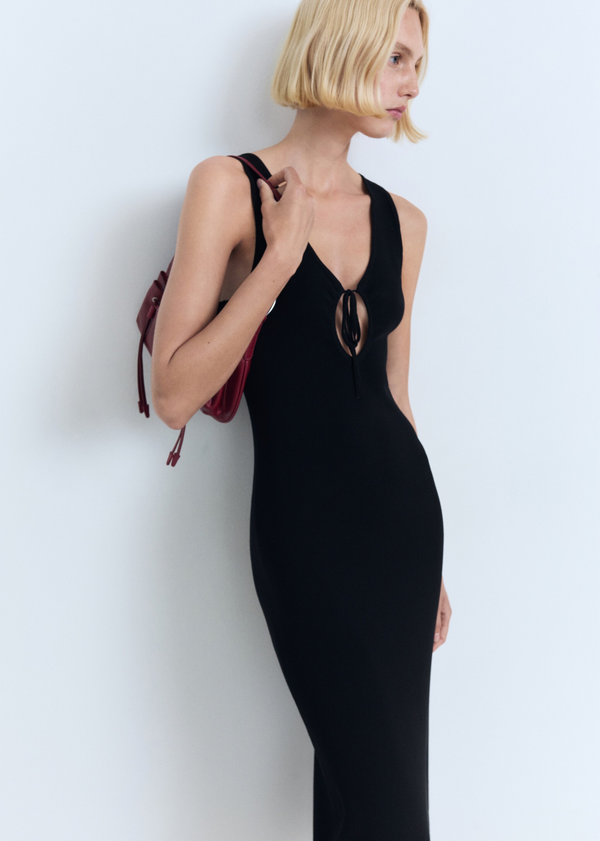 Knitted dress with bow neckline - Medium plane