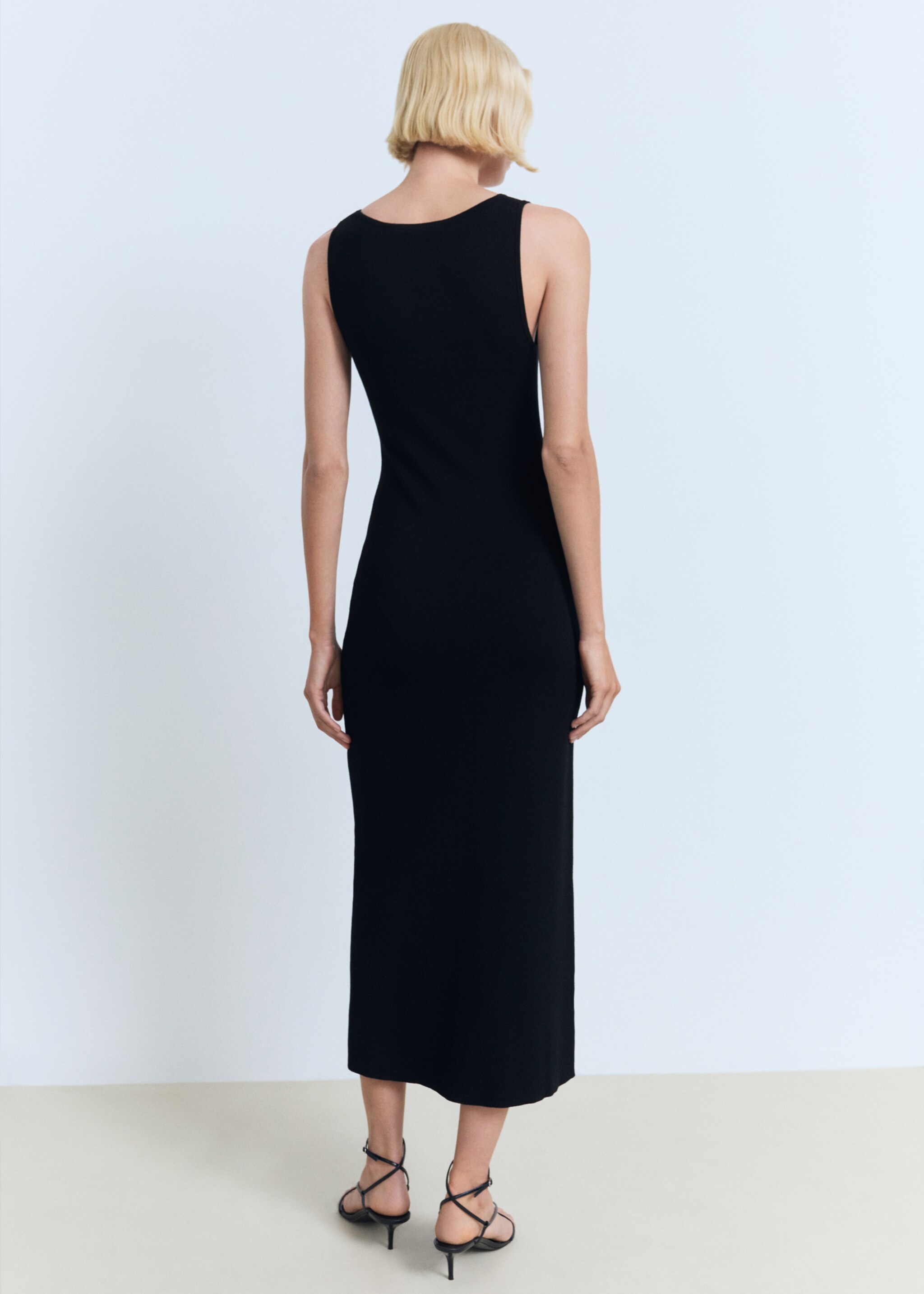 Knitted dress with bow neckline - Reverse of the article
