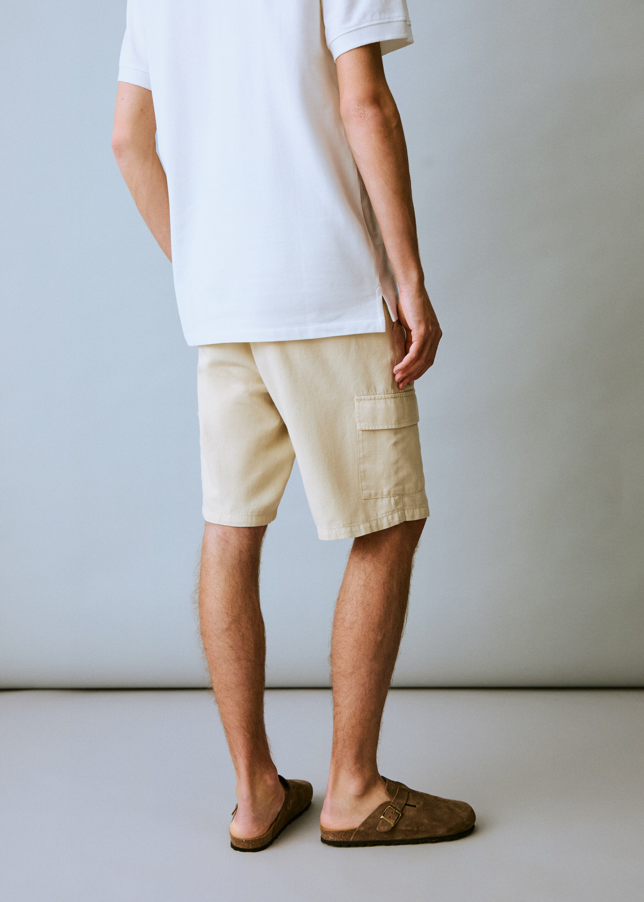 Cargo linen bermuda shorts - Reverse of the article
