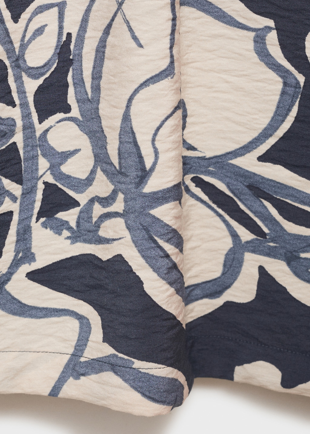 Wrinkled-effect floral shirt