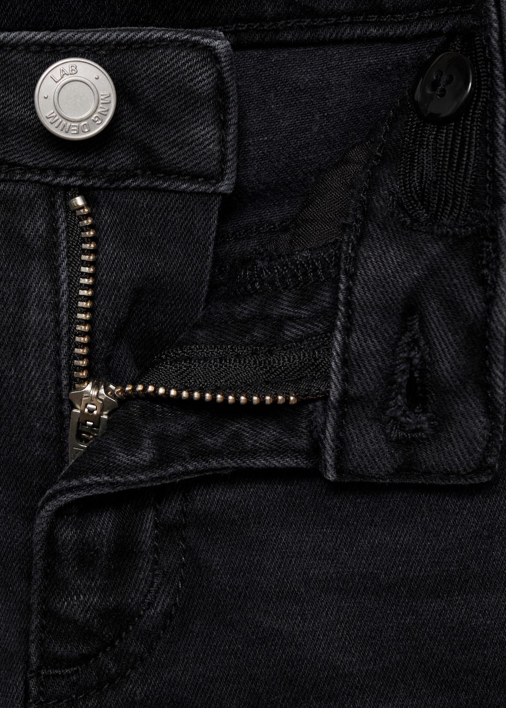 Frayed low-rise skinny jeans