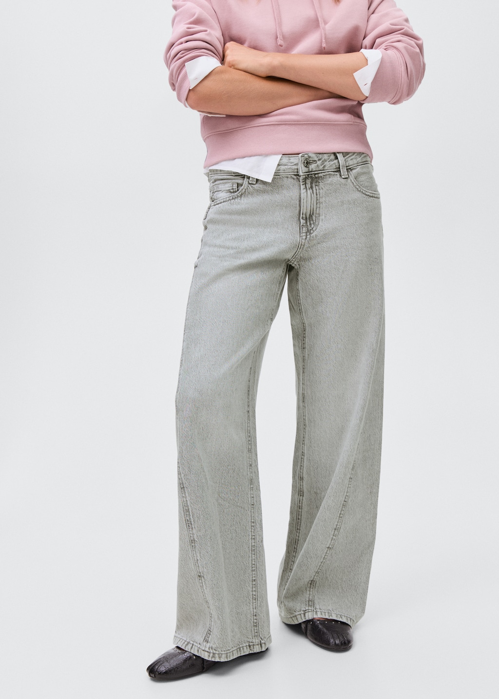 Low-waist wide leg jeans