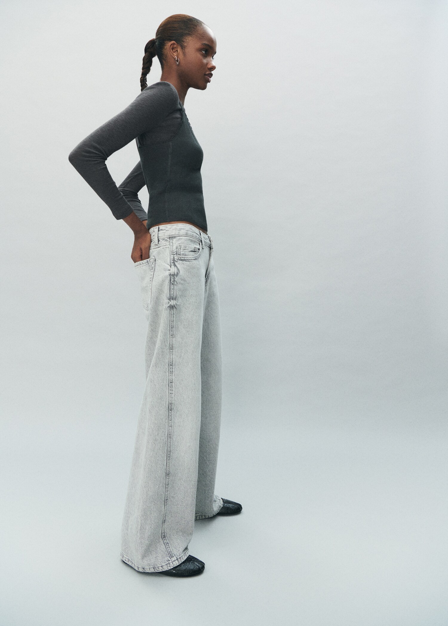 Low-waist wide leg jeans - Details of the article 5