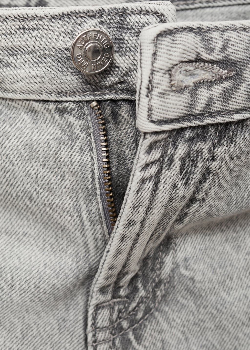 Low-waist wide leg jeans