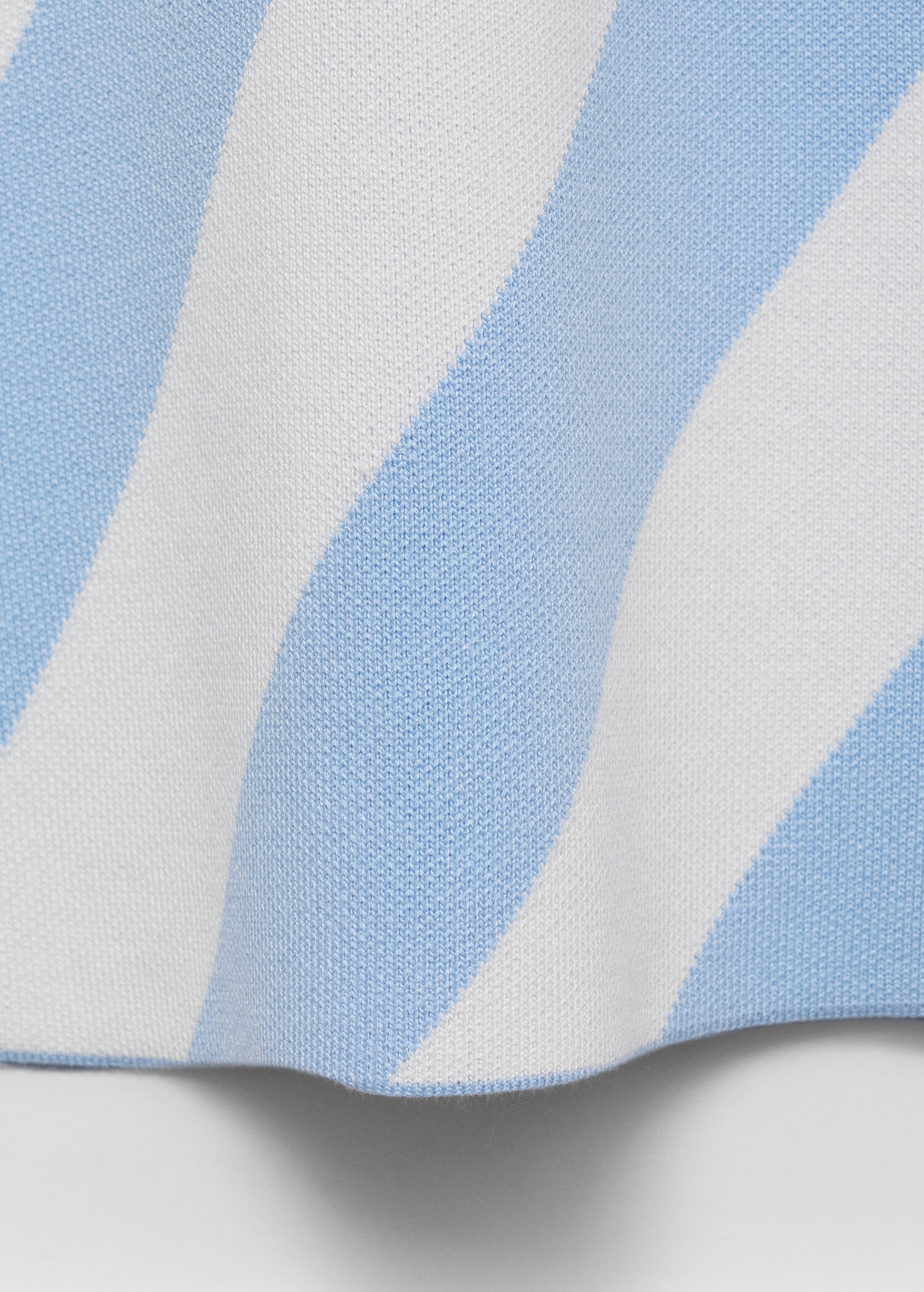 Short knitted dress - Details of the article 0