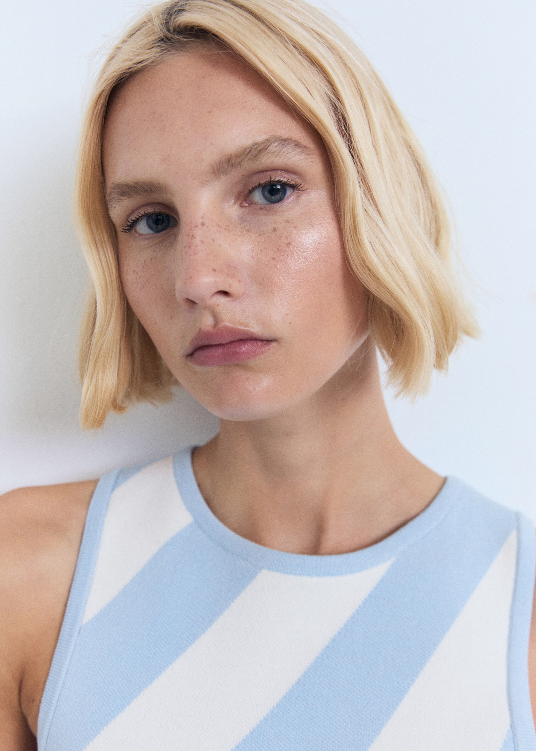 Short knitted dress - Details of the article 1