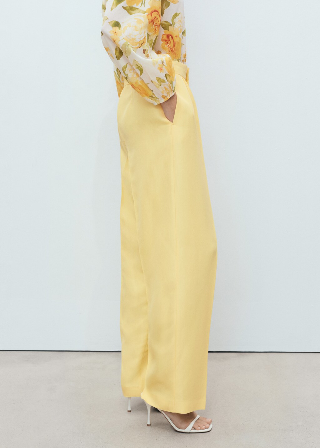 Linen-blend pleated pants - image 3