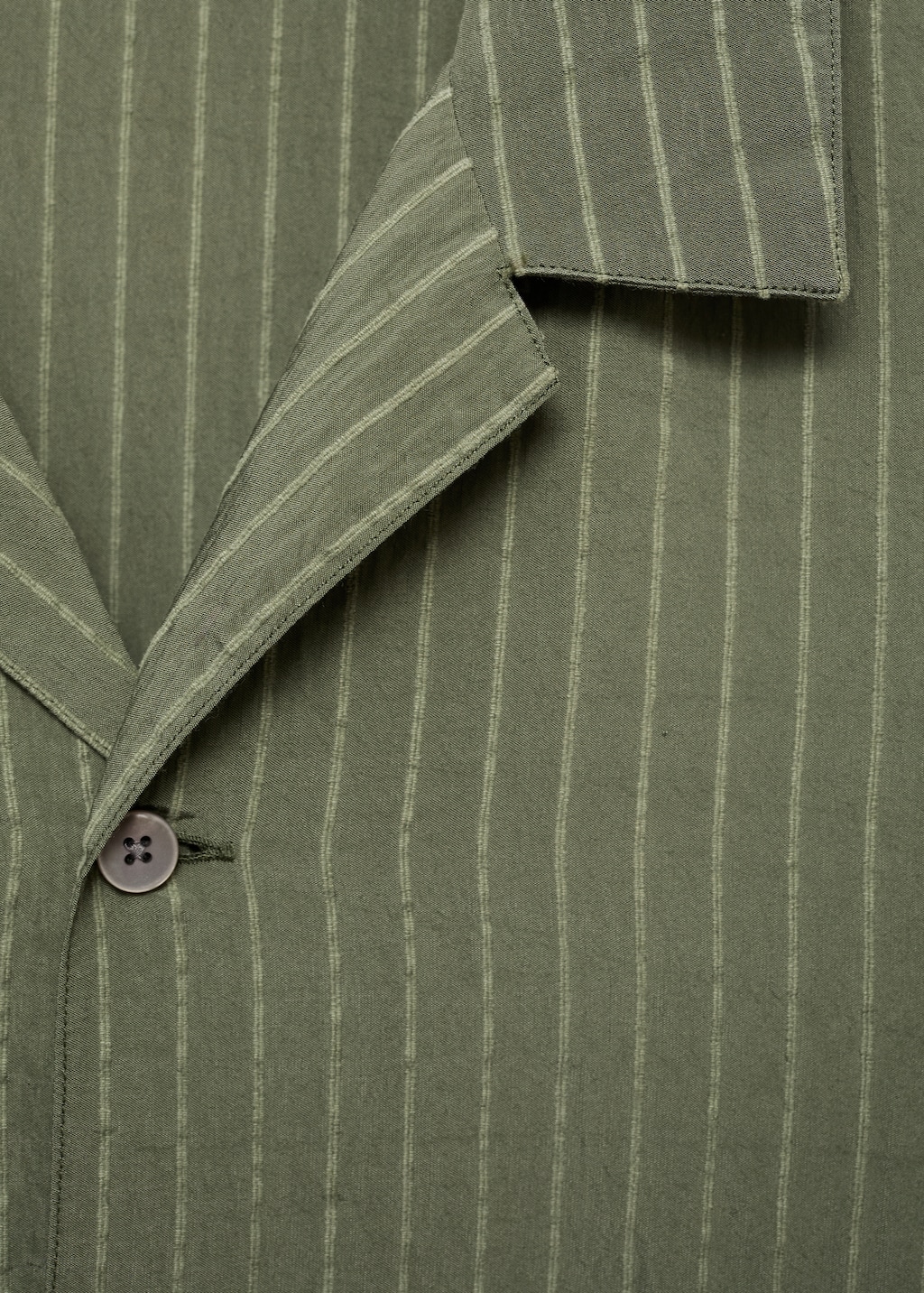 Short sleeve striped shirt