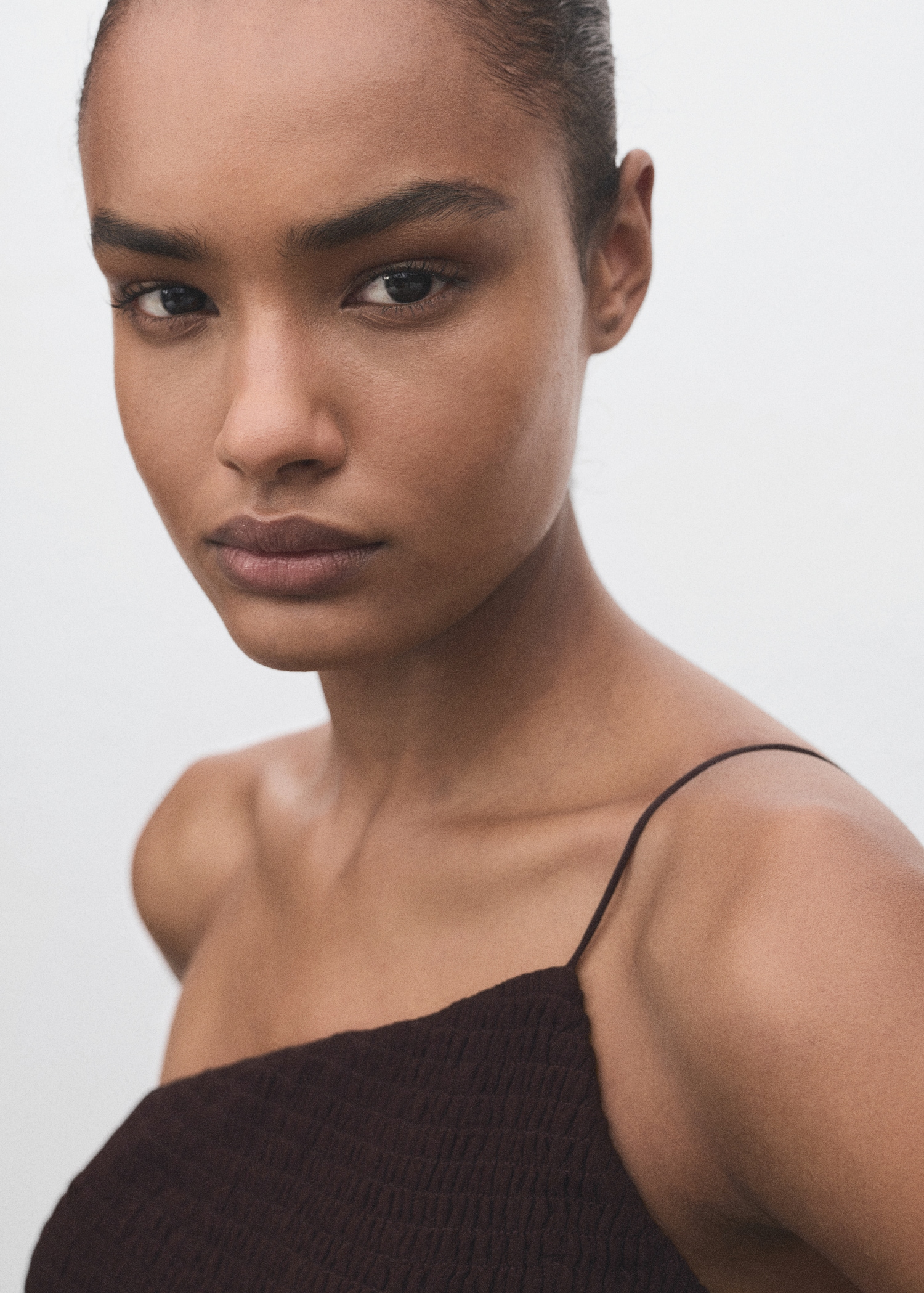 Asymmetrical dress with gathered body - Women | MANGO USA