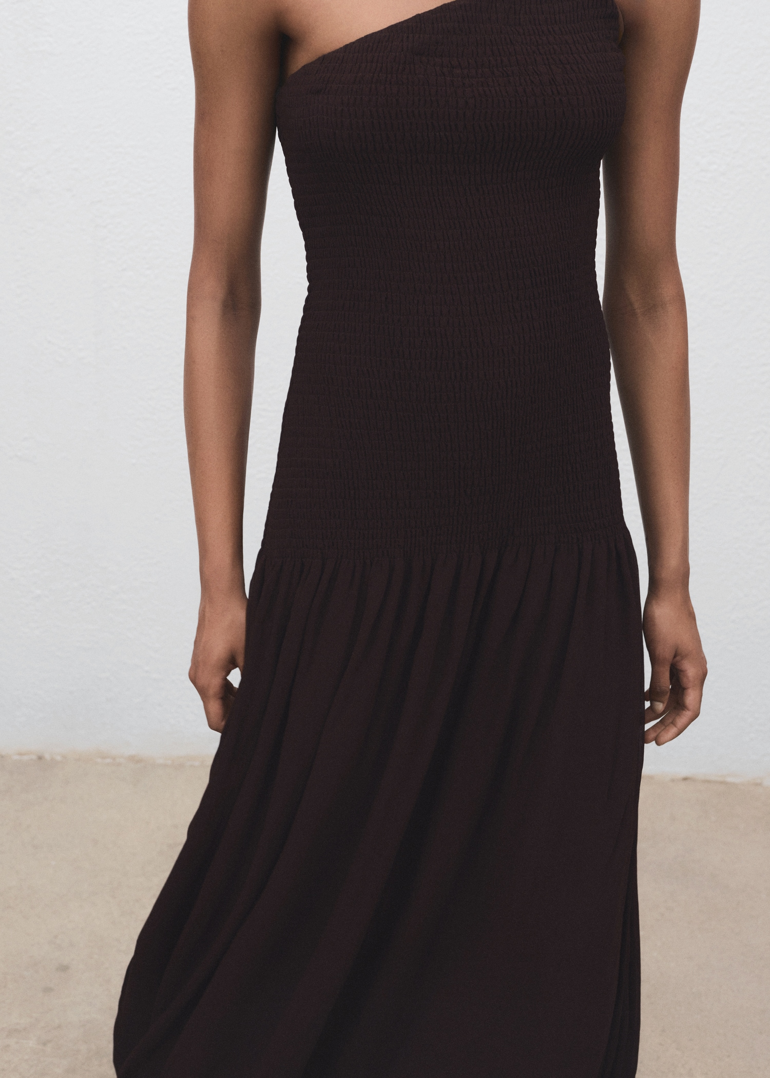 Asymmetrical dress with gathered body - Women | MANGO USA