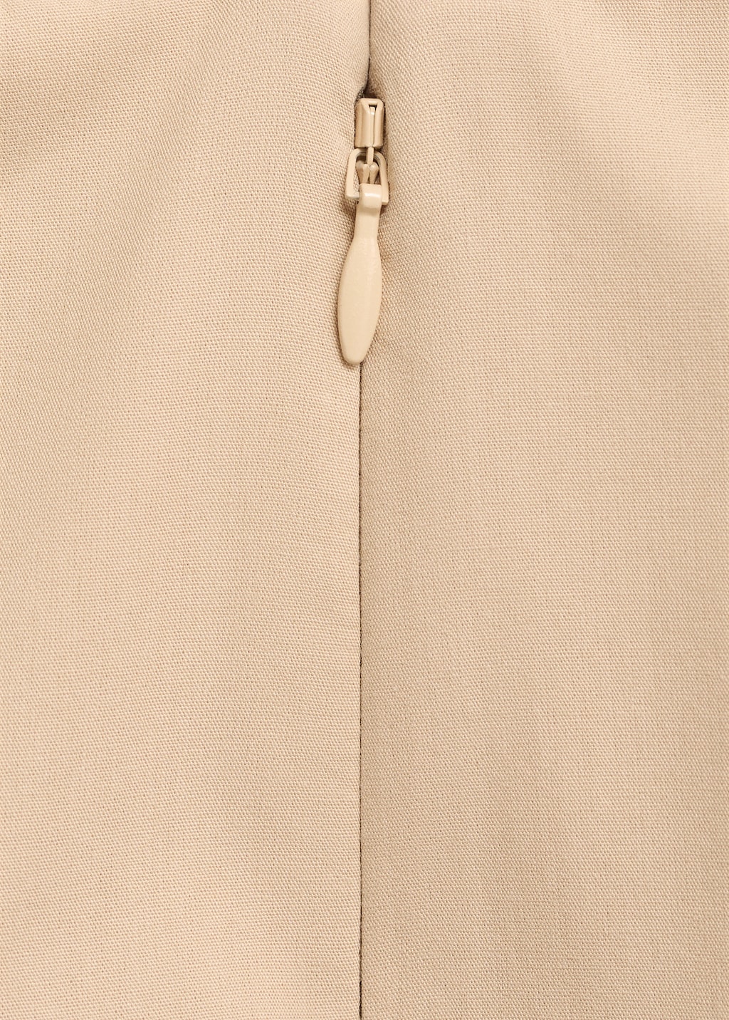 Long dress with sweetheart neckline