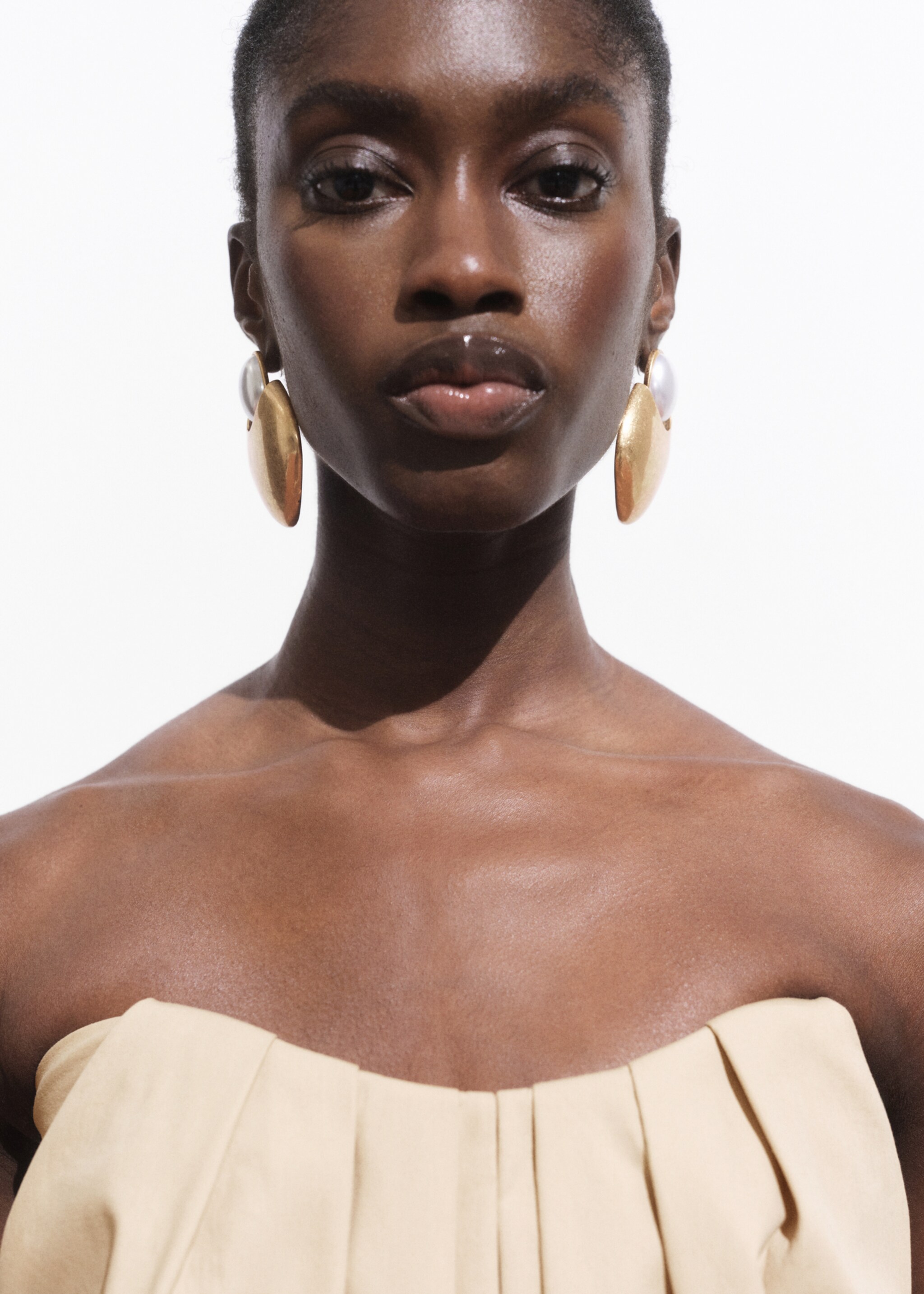 Long dress with sweetheart neckline - Details of the article 1