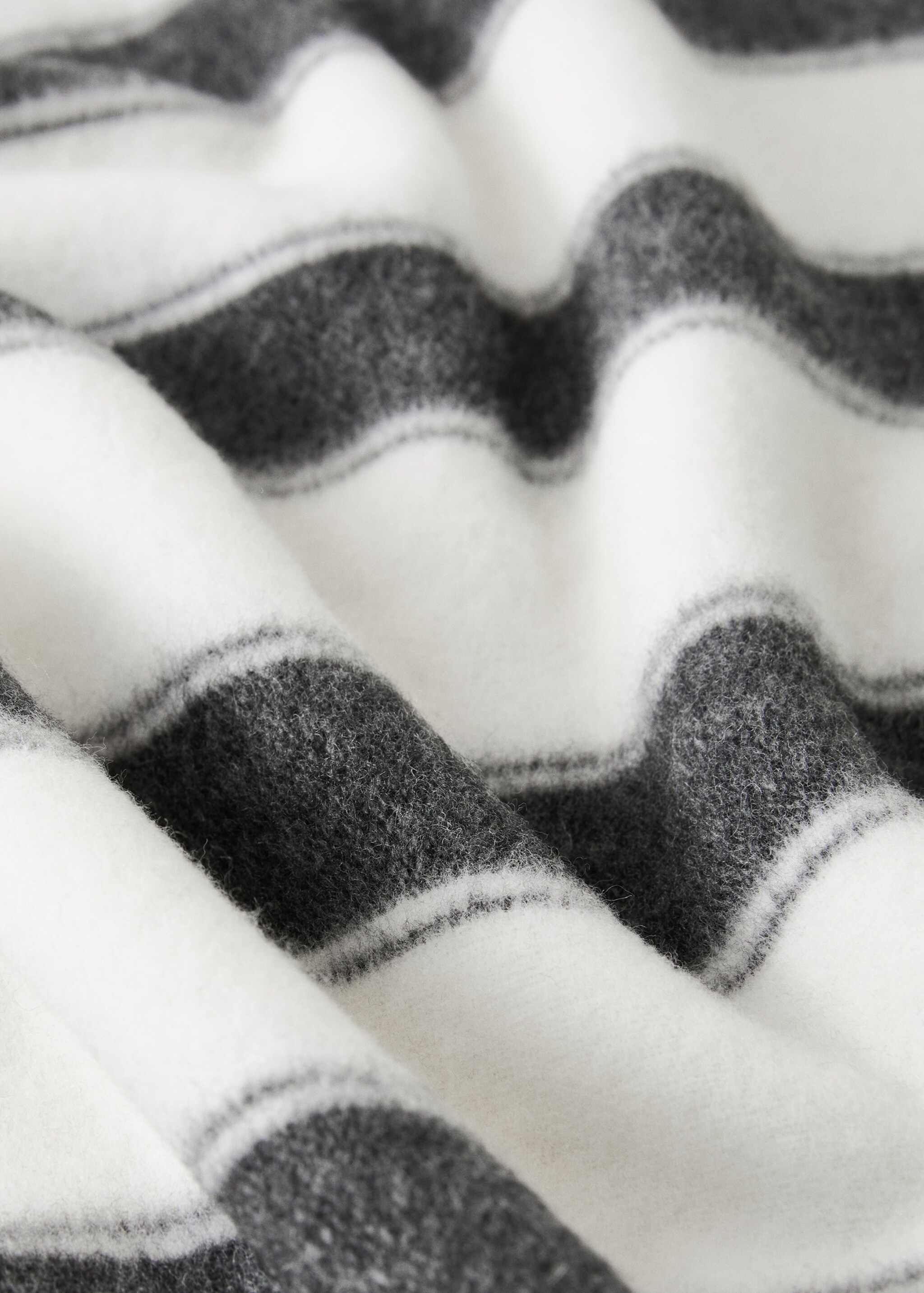 Blanket/plaid rogers - Details of the article 2, White. Ref: 17021294-00.