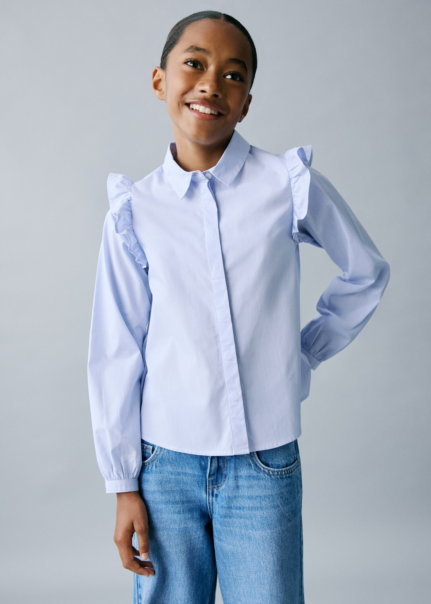 Camisa detalle volantes - Plano medio