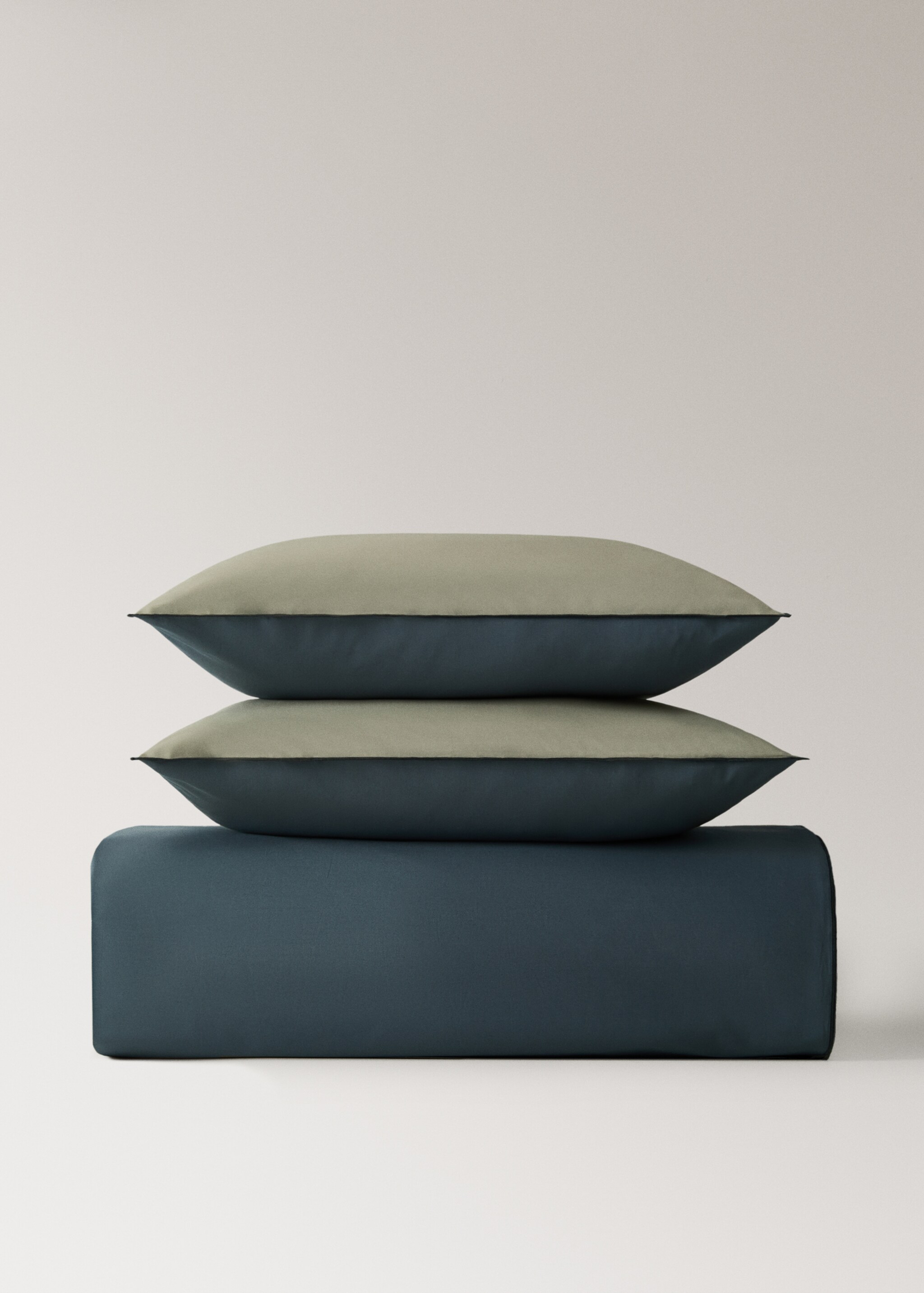 200-thread count percale cotton duvet cover with contrasting overlock for 180/200 cm bed - Details of the article 4, Olive Green. Ref: 17021552-00.