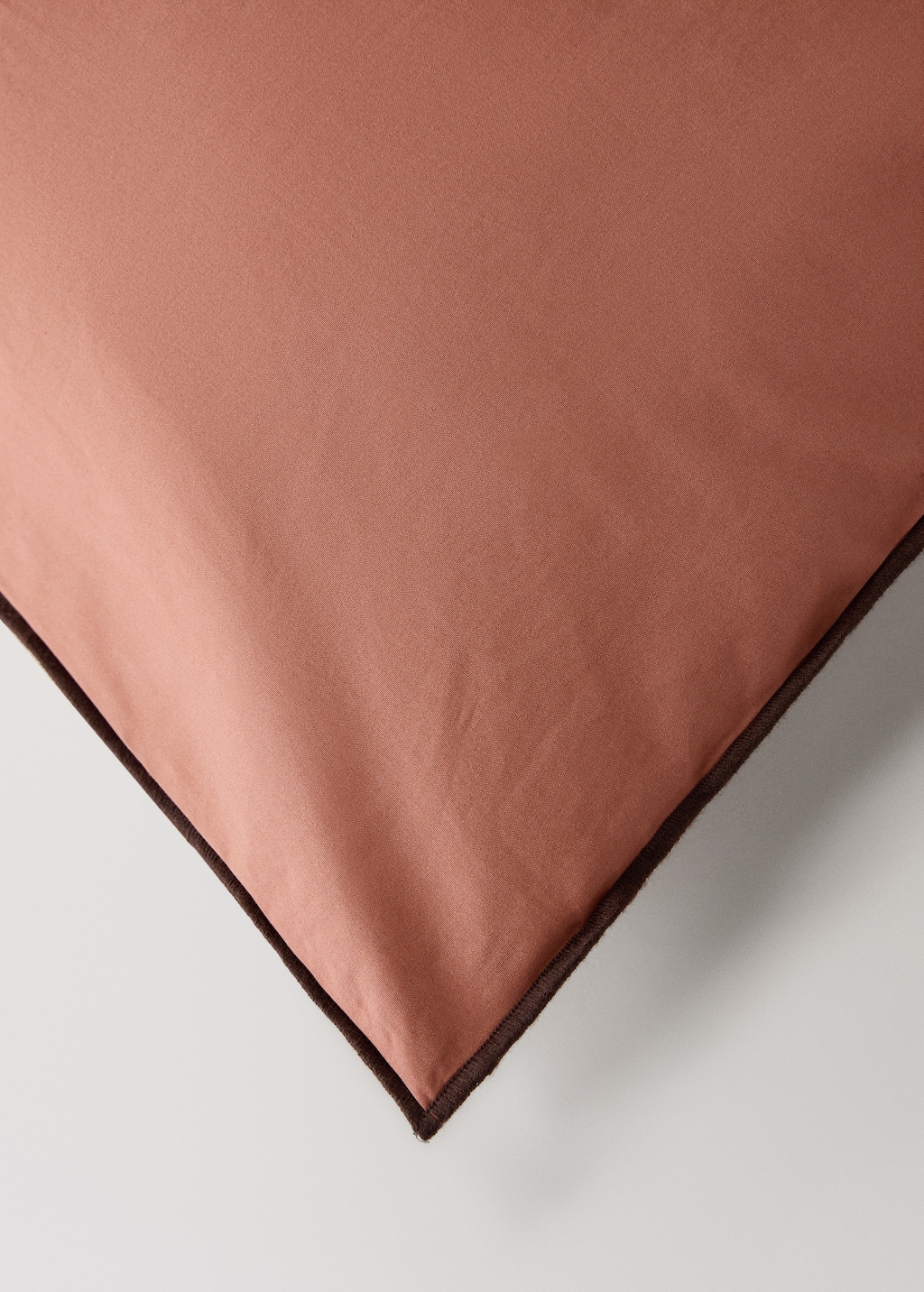 200-thread count percale cotton duvet cover with contrasting overlock for 180/200 cm bed