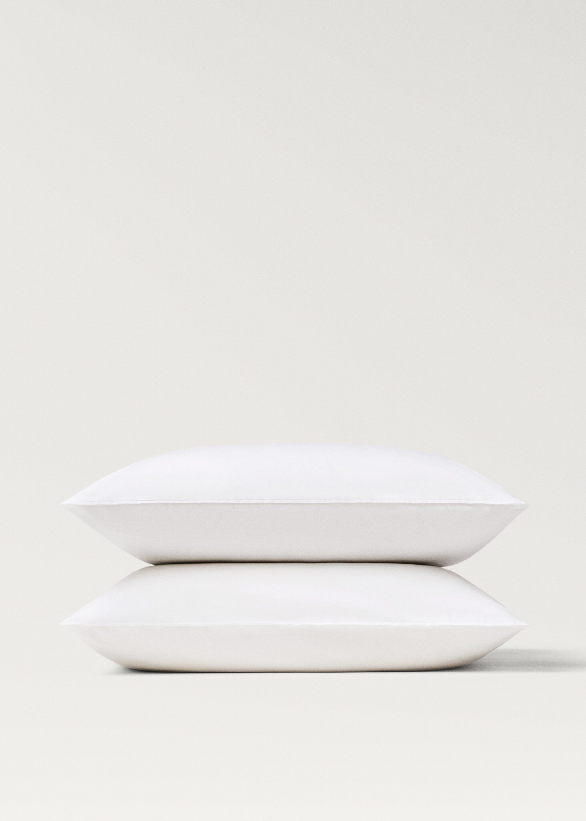 Two 300-thread percale cotton pillowcases 60x60 cm - Details of the article 1, Ecru. Ref: 17021558-00.