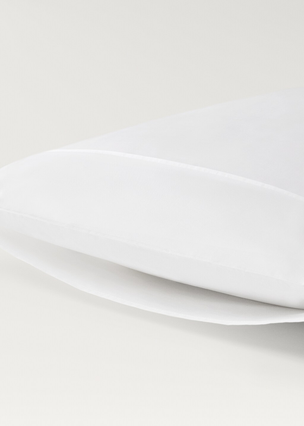Two 300-thread count cotton percale pillowcases 50x75 cm