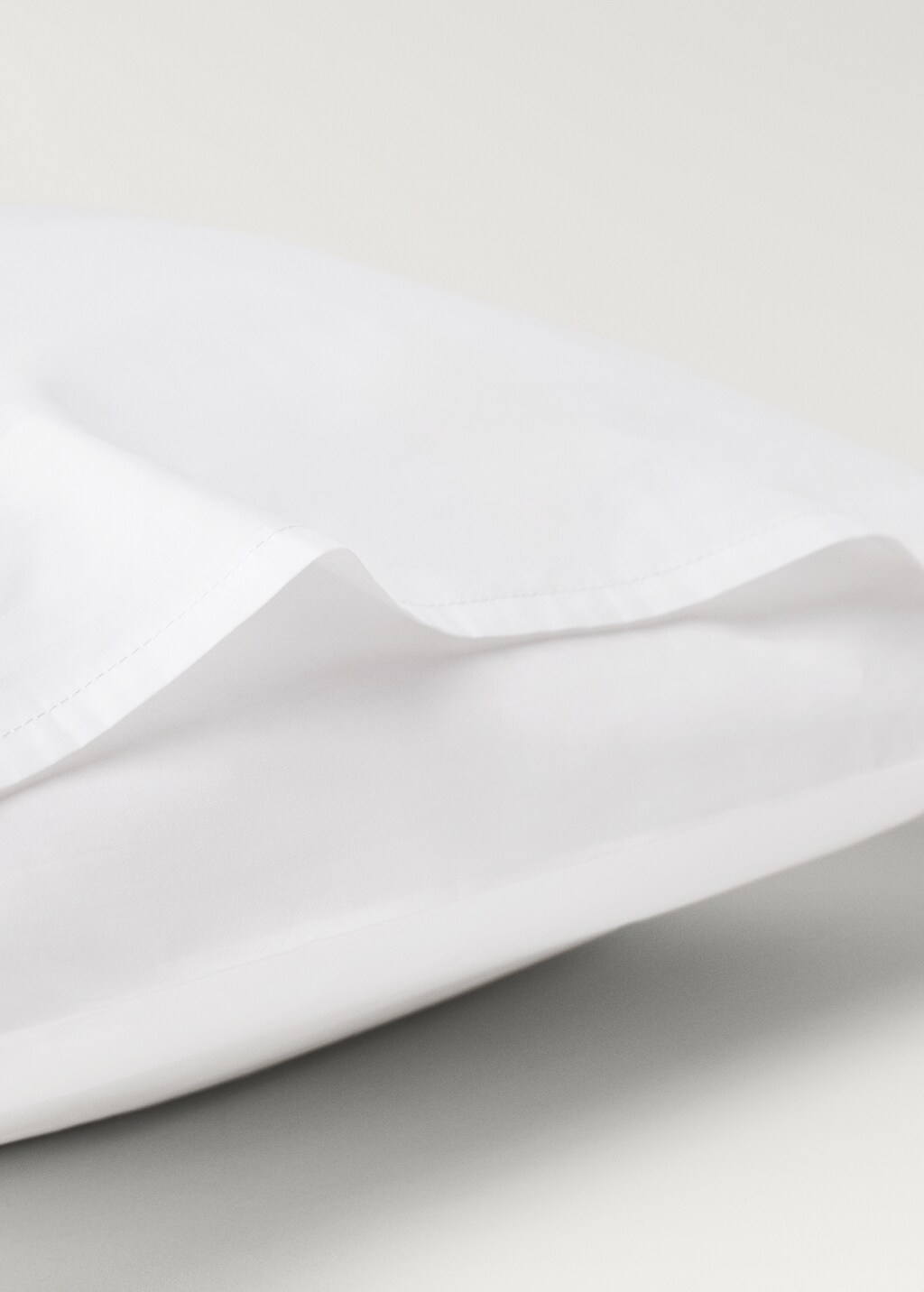 Two 300-thread count cotton percale pillowcases 50x75 cm