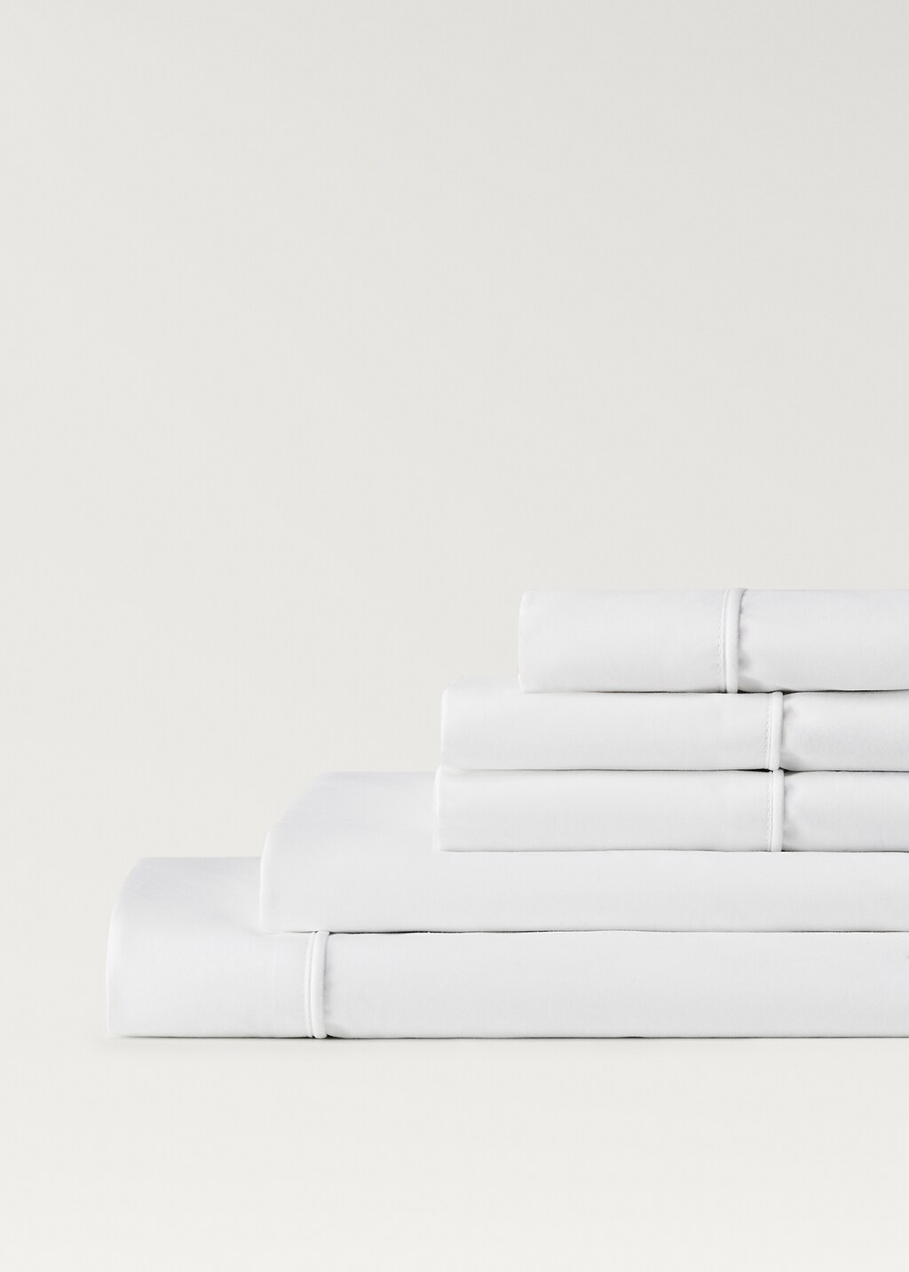 500-thread count cotton percale top sheet with rounded piping detail for 180/200cm bed