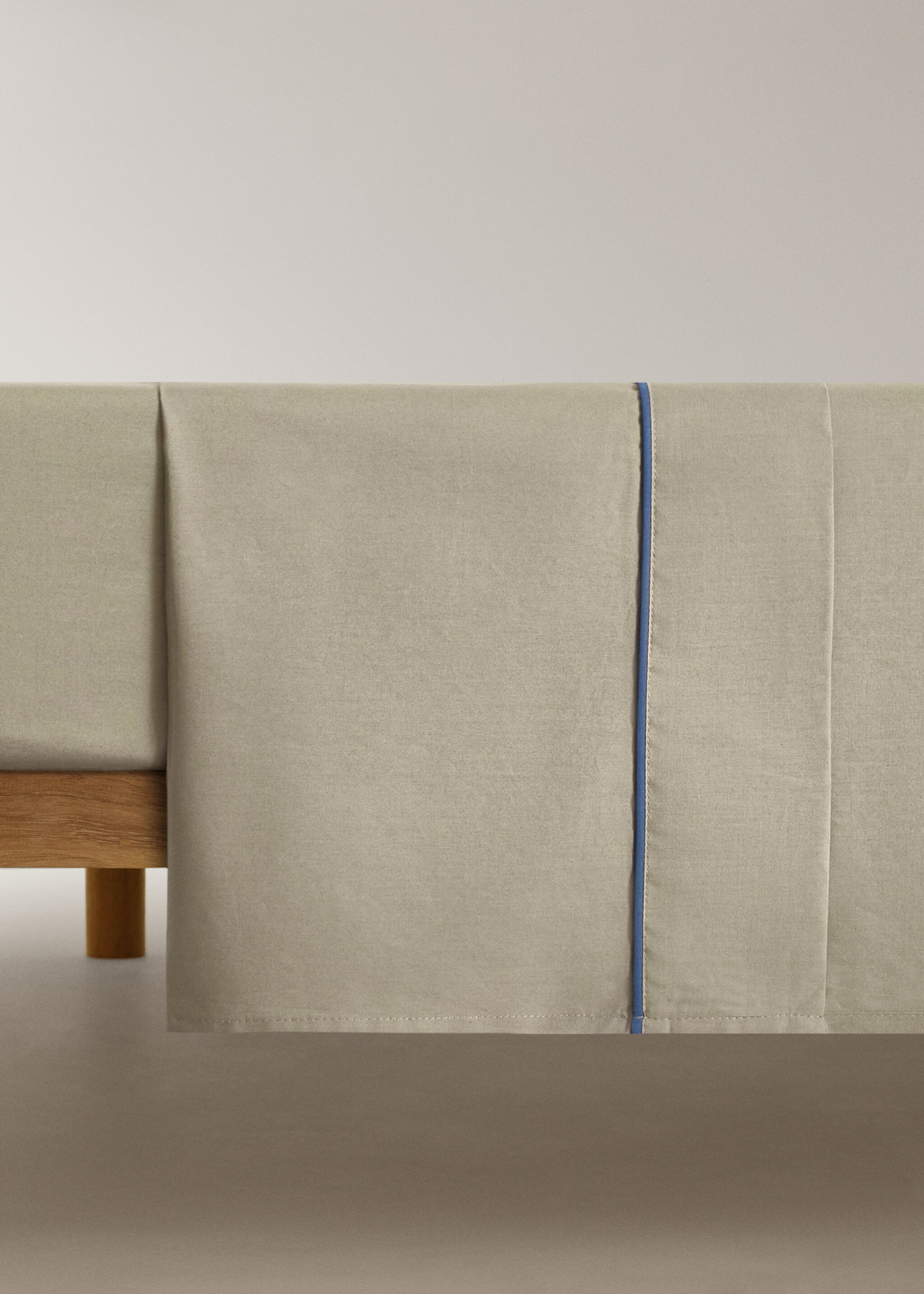 Wendbares Oberlaken aus Baumwoll-Perkal mit Kontrastpaspel, 90 cm Bett - Artikel ohne Model, Olivengrün. Ref: 17021586-00.