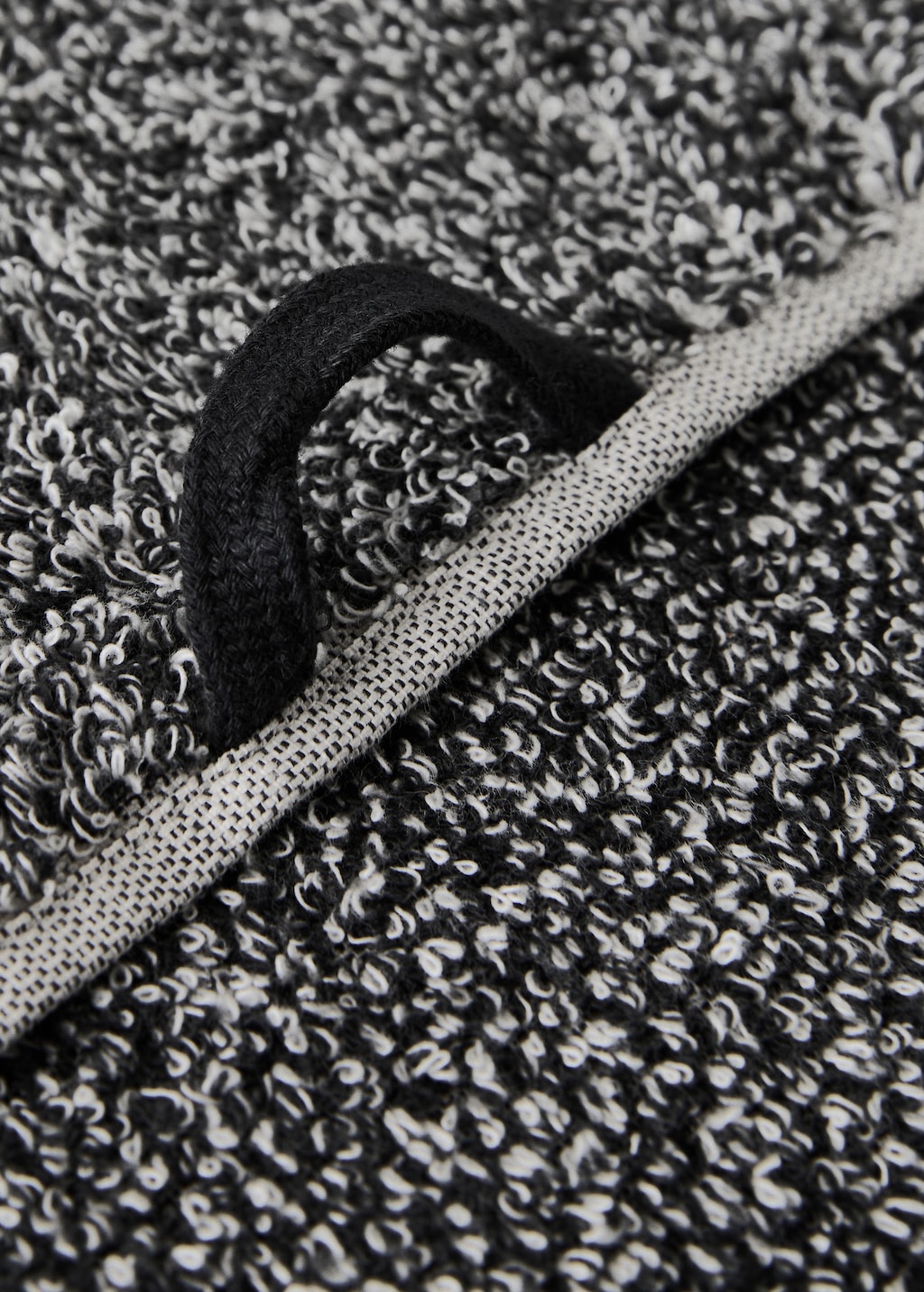 Cotton-blend two-tone bath towel