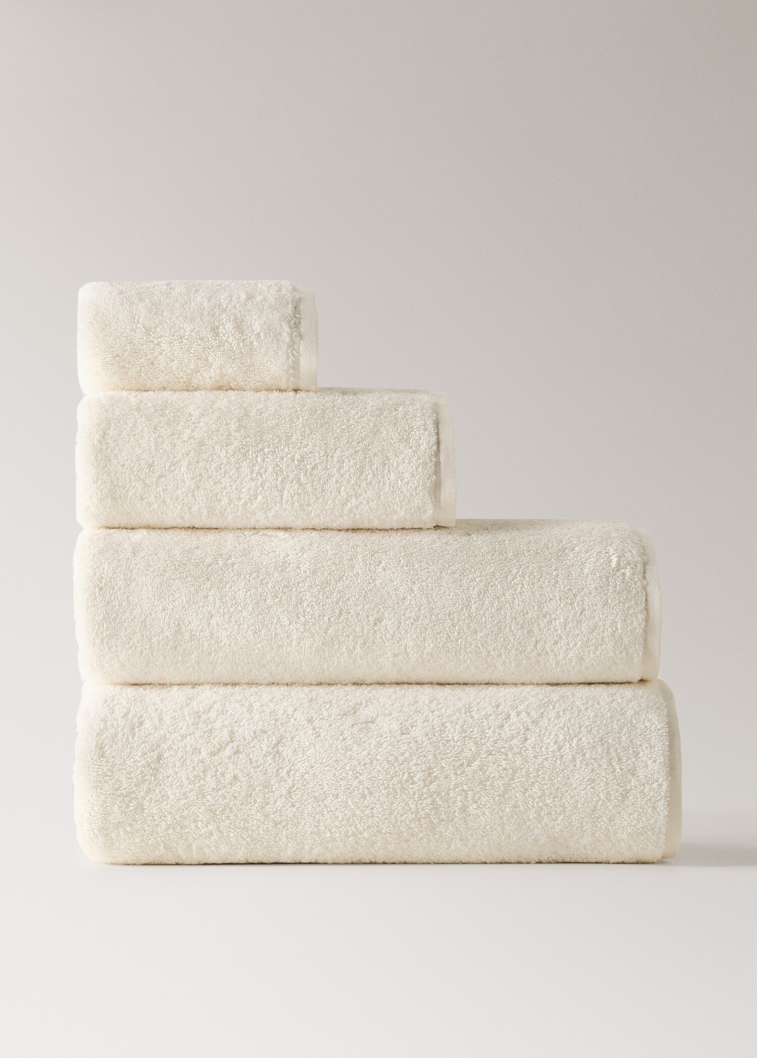 Soft cotton washbasin towel - Article without model