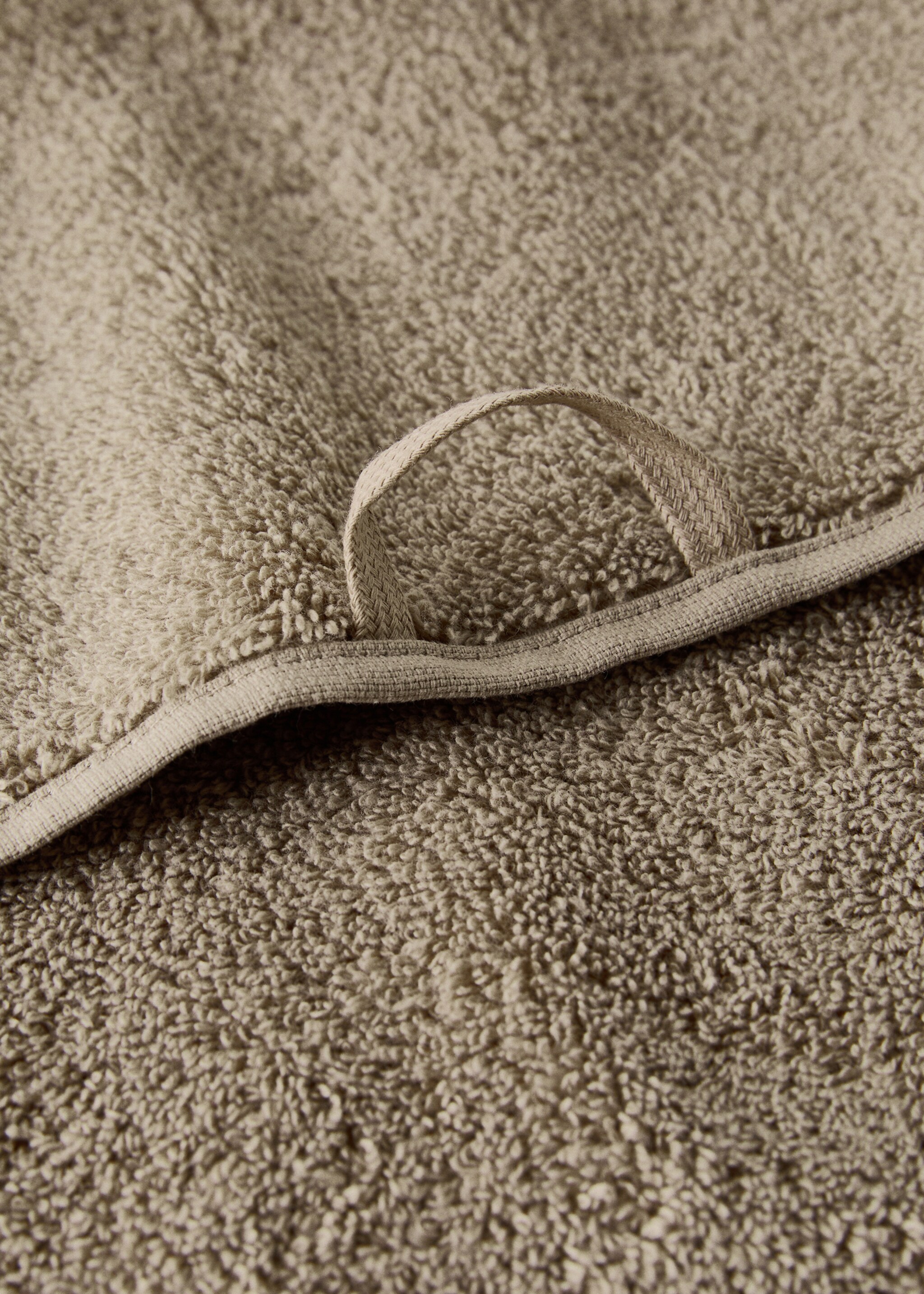 Soft cotton washbasin towel - Details of the article 2, Medium Brown. Ref: 17021597-00.