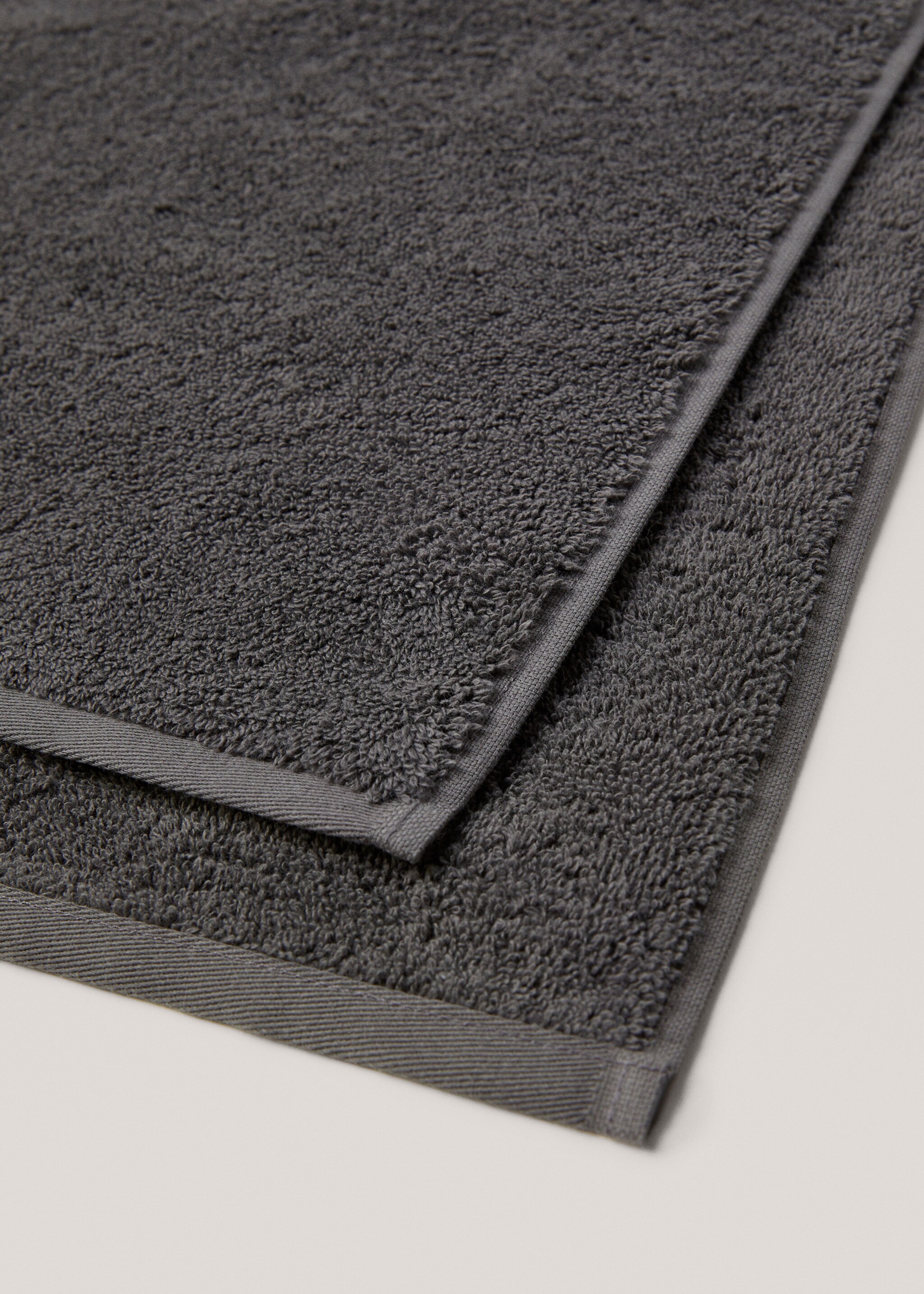 Soft cotton washbasin towel - Details of the article 2